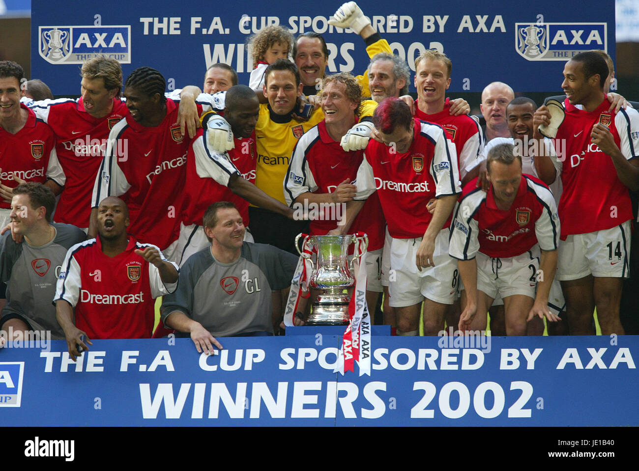 Match report >> aubameyang double helps arsenal beat chelsea for 14th fa cup trophy. Arsenal Chelsea Fa Cup Final . ARSENAL CELEBRATE ARSENAL V CHELSEA FA CUP FINAL ...