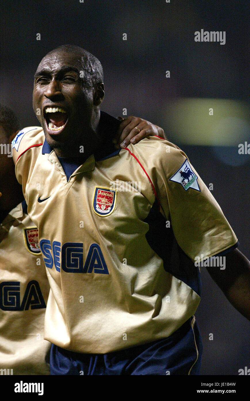 SOL CAMPBELL ARSENAL FC OLD TRAFFORD MANCHESTER 08 May 2002 Stock Photo