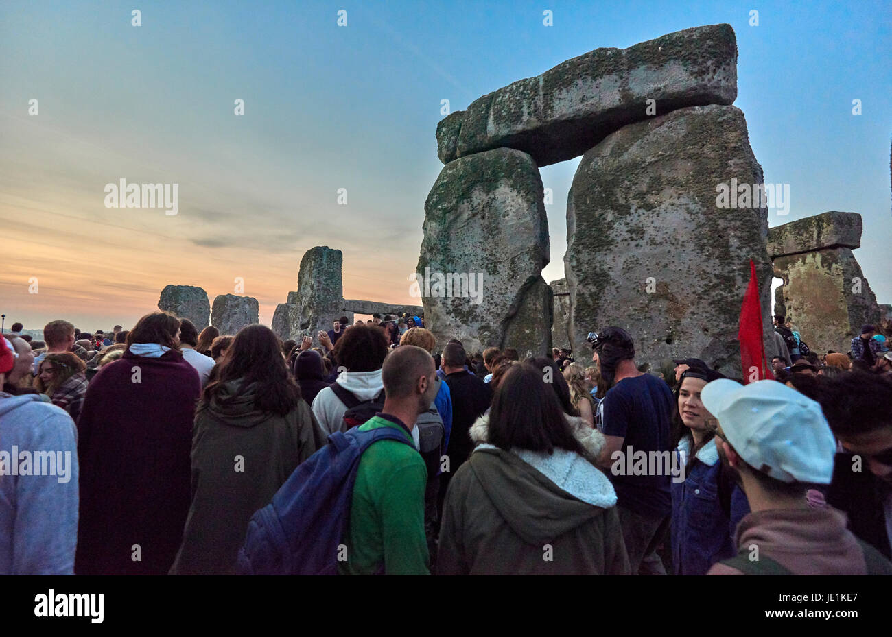 Stonehenge Summer Solstice Tour Sunrise 21st June 2020 Stock Photo Alamy