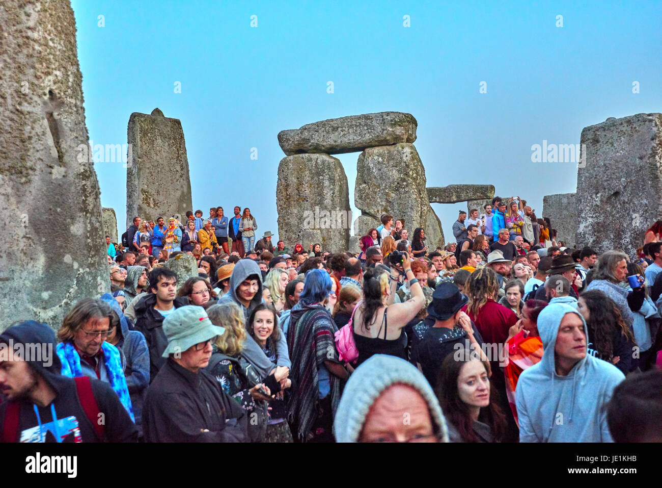 Stonehenge Summer Solstice Tour Sunrise 21st June 2040 Stock Photo Alamy