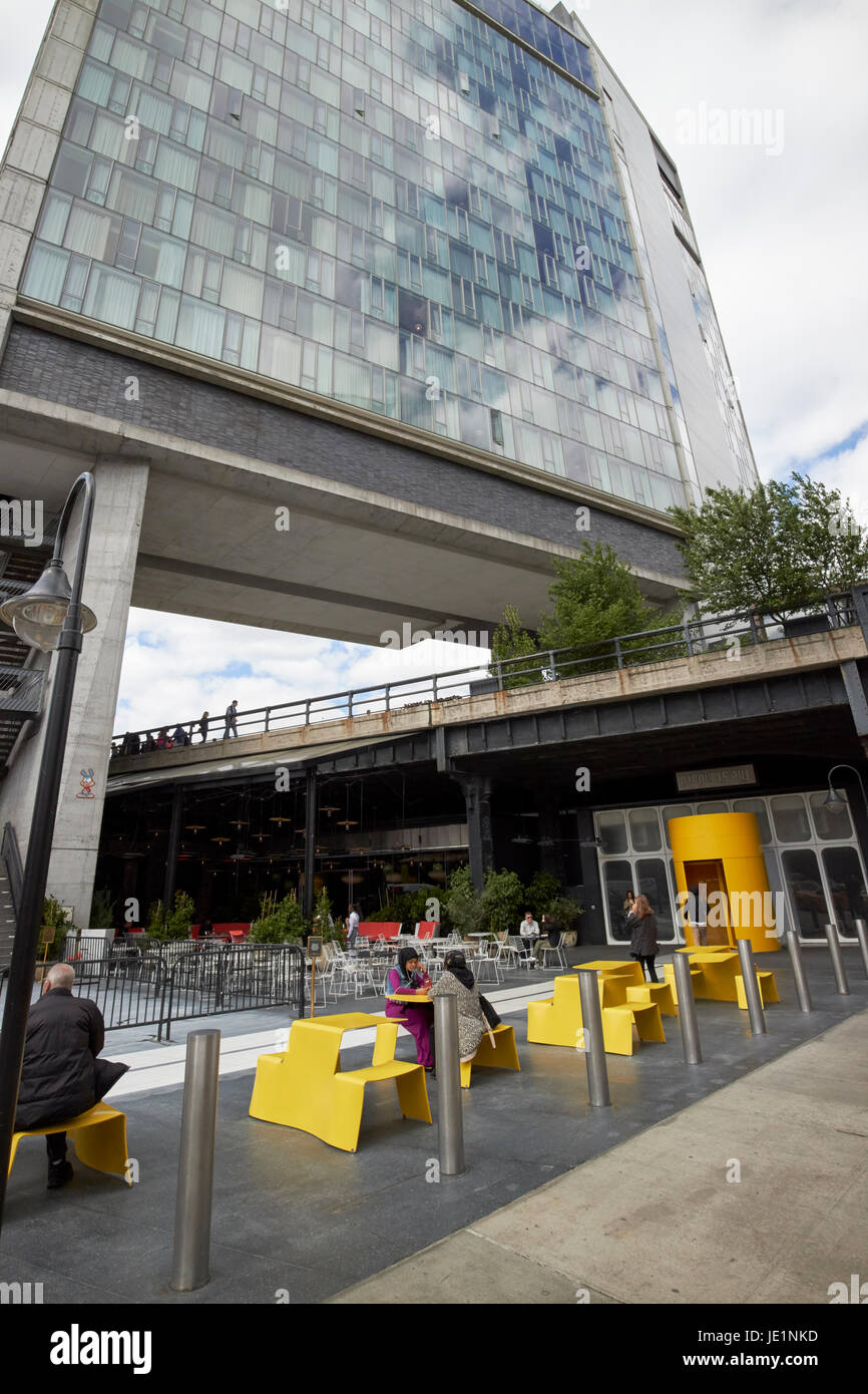 the high line elevated park walkway under the standard hotel  New York City USA Stock Photo