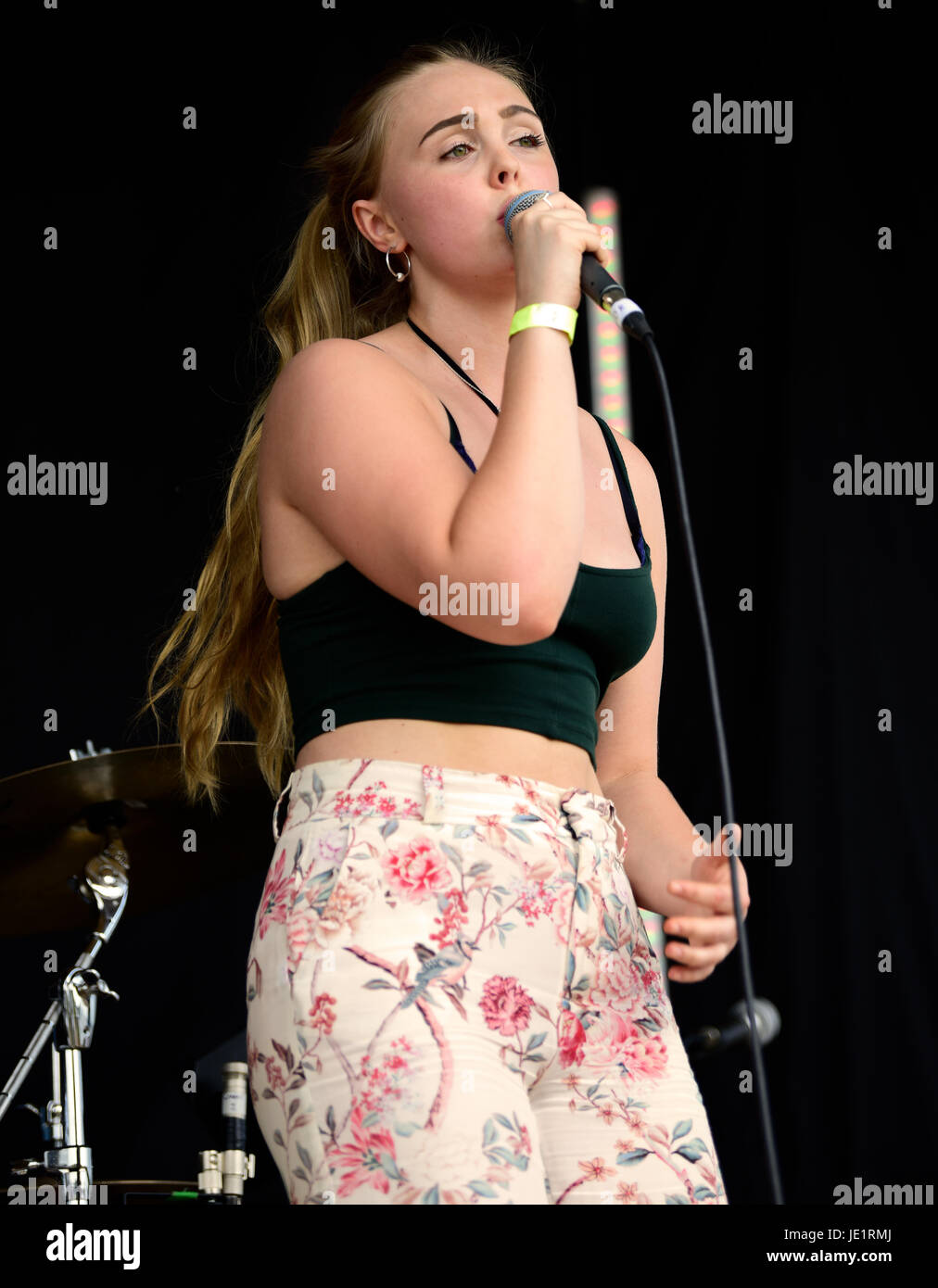 Ruby Duff performing at Hyfest Music Festival, Headley, Hampshire, UK. 17 June 2017. Stock Photo