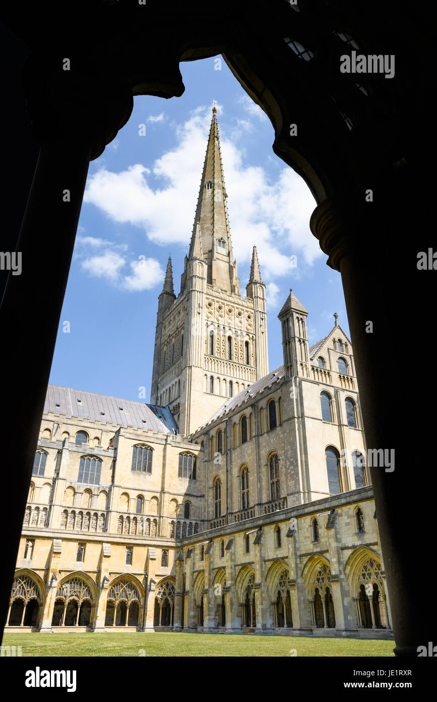 Norman romanesque architecture hi-res stock photography and images - Alamy