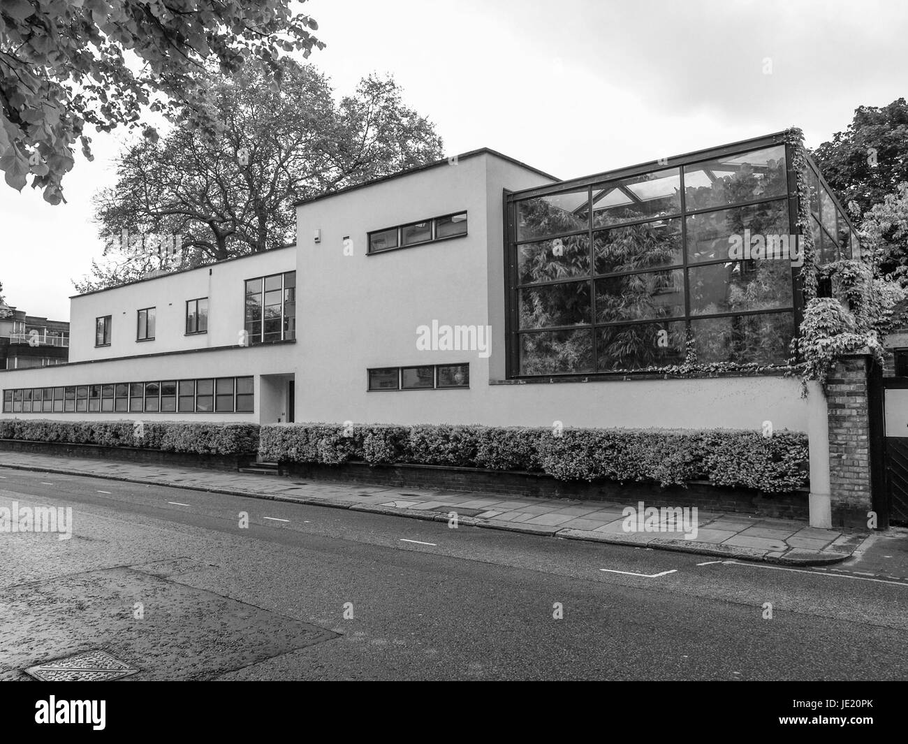The Levy house designed by Walter Gropius and Maxwell Fry and the nearby Cohen house designed by Eric Mendelsohn and Serge Chermayeff in 1936 sign the start of modernist architecture in the UK Stock Photo
