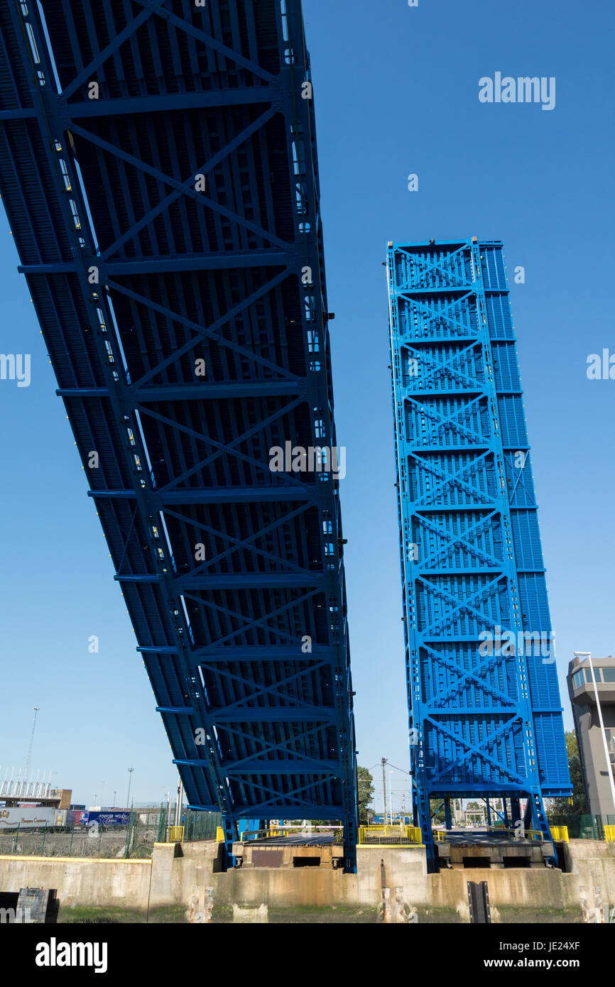 Zugbrücke in Aktion Stock Photo