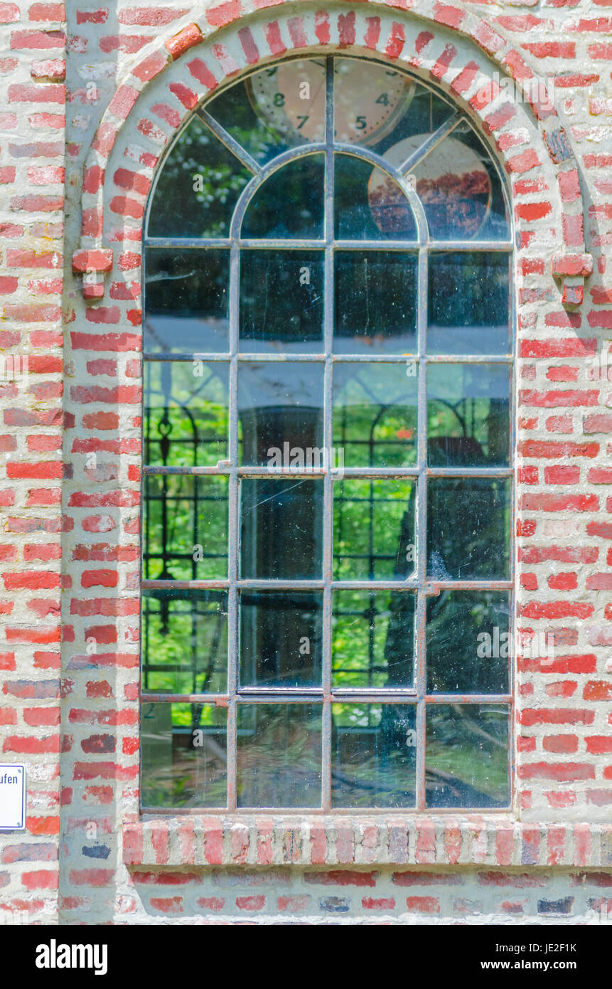 LWL-Freilichtmuseum Hagen.  Aufnahmen mit freundlicher Genehmigung der Abteilung für Öffentlichkeitsarbeit. Hier ein schönes altes Stahl- Eisenfenster im westfälischen Stil. Stock Photo