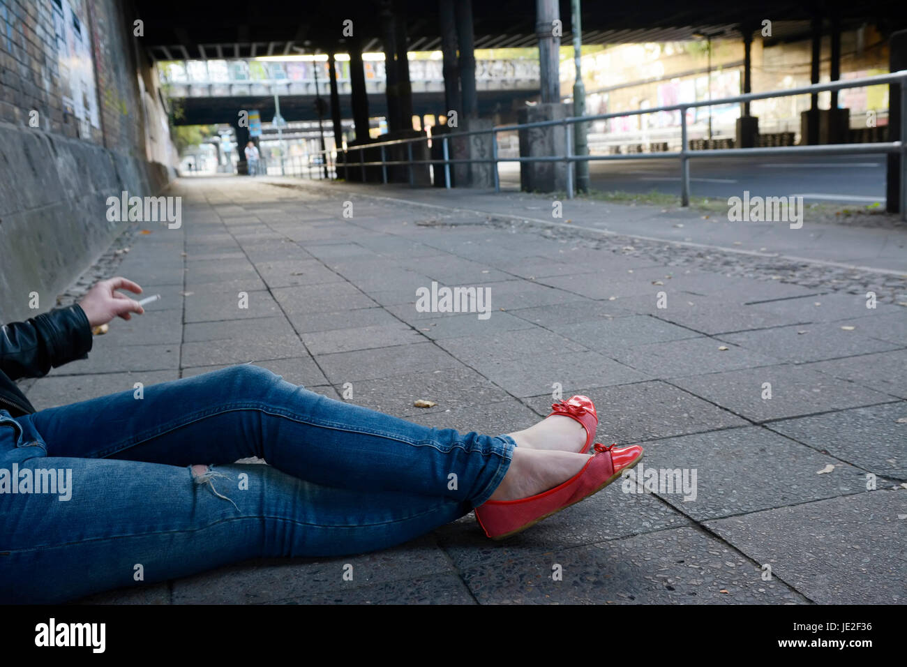 Jugendliche rauchen hi-res stock photography and images - Alamy