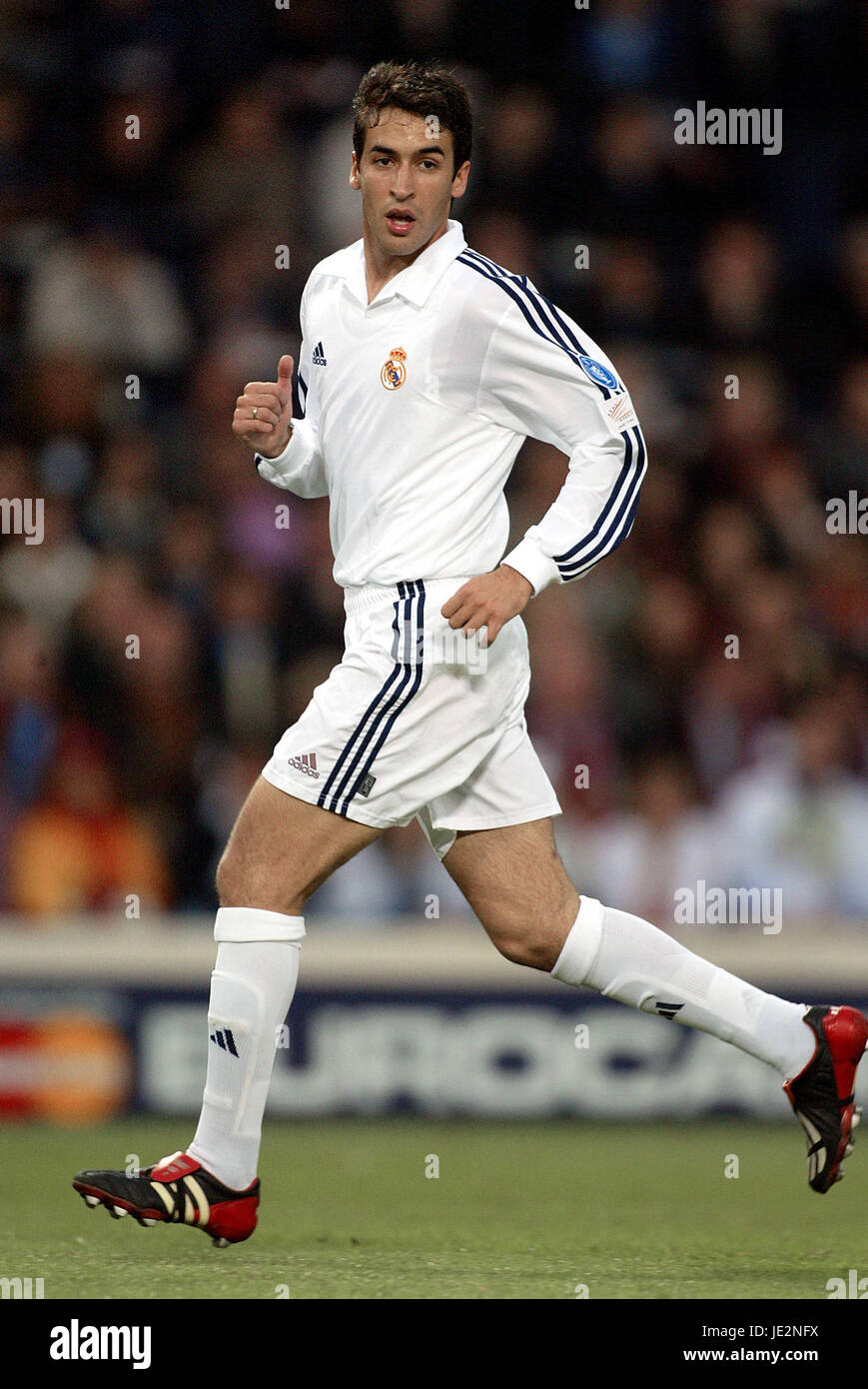 ROBERTO CARLOS REAL MADRID CF HAMPDEN PARK GLASGOW 15 May 2002