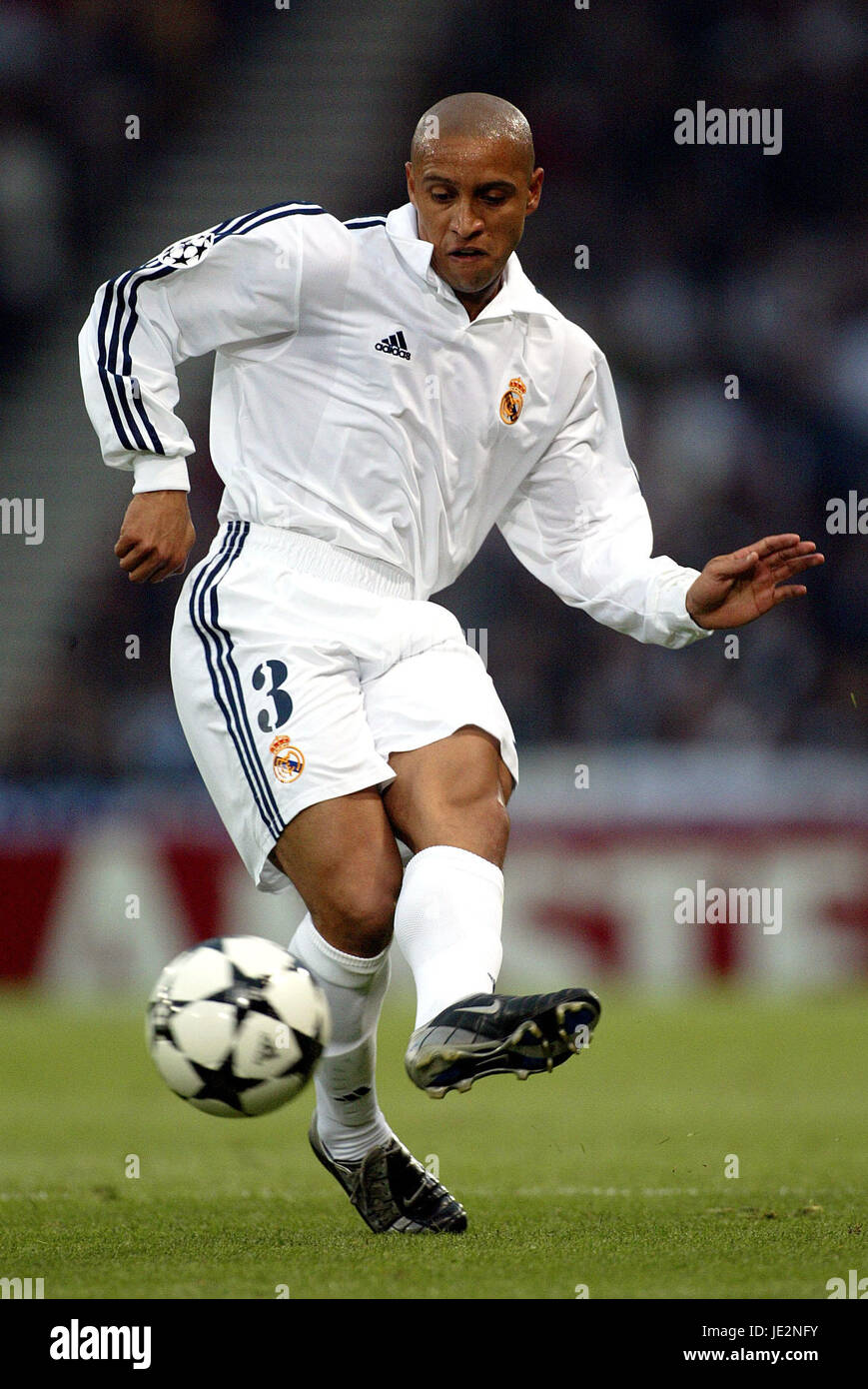 ROBERTO CARLOS REAL MADRID CF HAMPDEN PARK GLASGOW 15 May 2002 Stock Photo  - Alamy