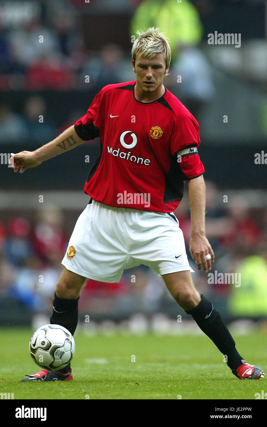 DAVID BECKHAM MANCHESTER UNITED FC OLD TRAFFORD MANCHESTER ENGLAND 10 August 2002 Stock Photo