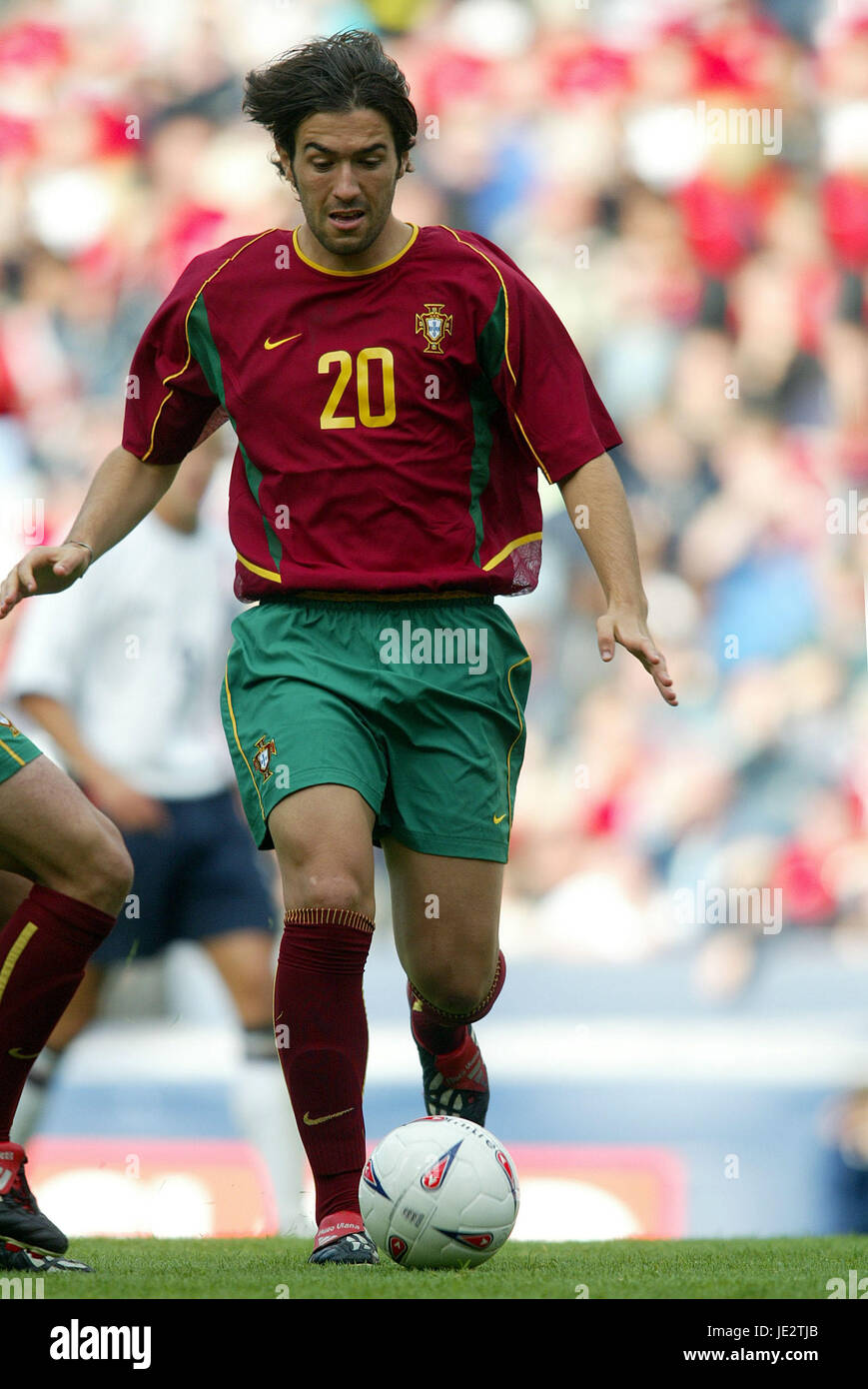 HUGO VIANA PORTUGAL & NEWCASTLE UNITED FC VILLA PARK BIRMINGHAM ENGLAND
