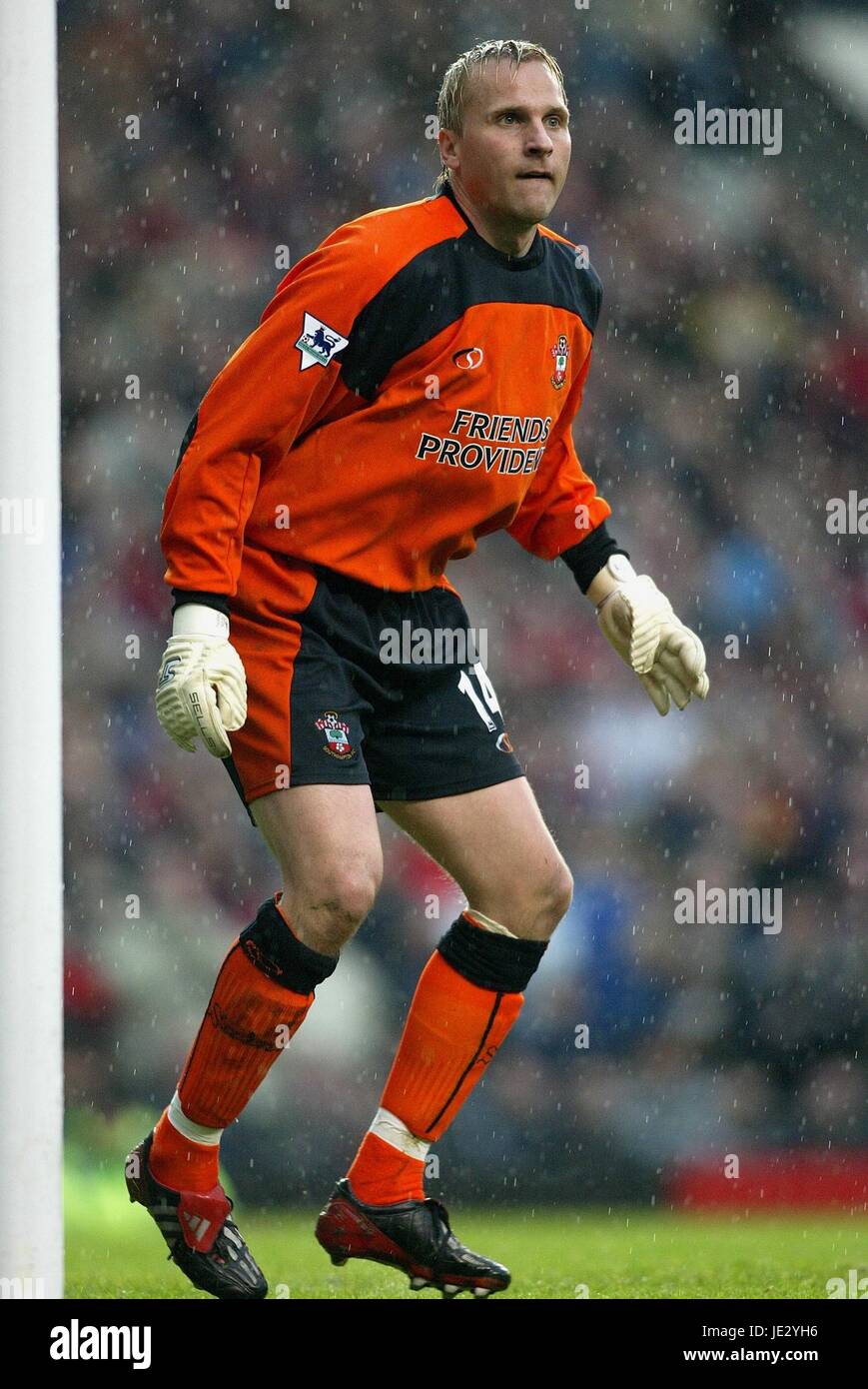 ANTTI NIEMI SOUTHAMPTON FC OLD TRAFFORD MANCESTER 02 November 2002 Stock Photo