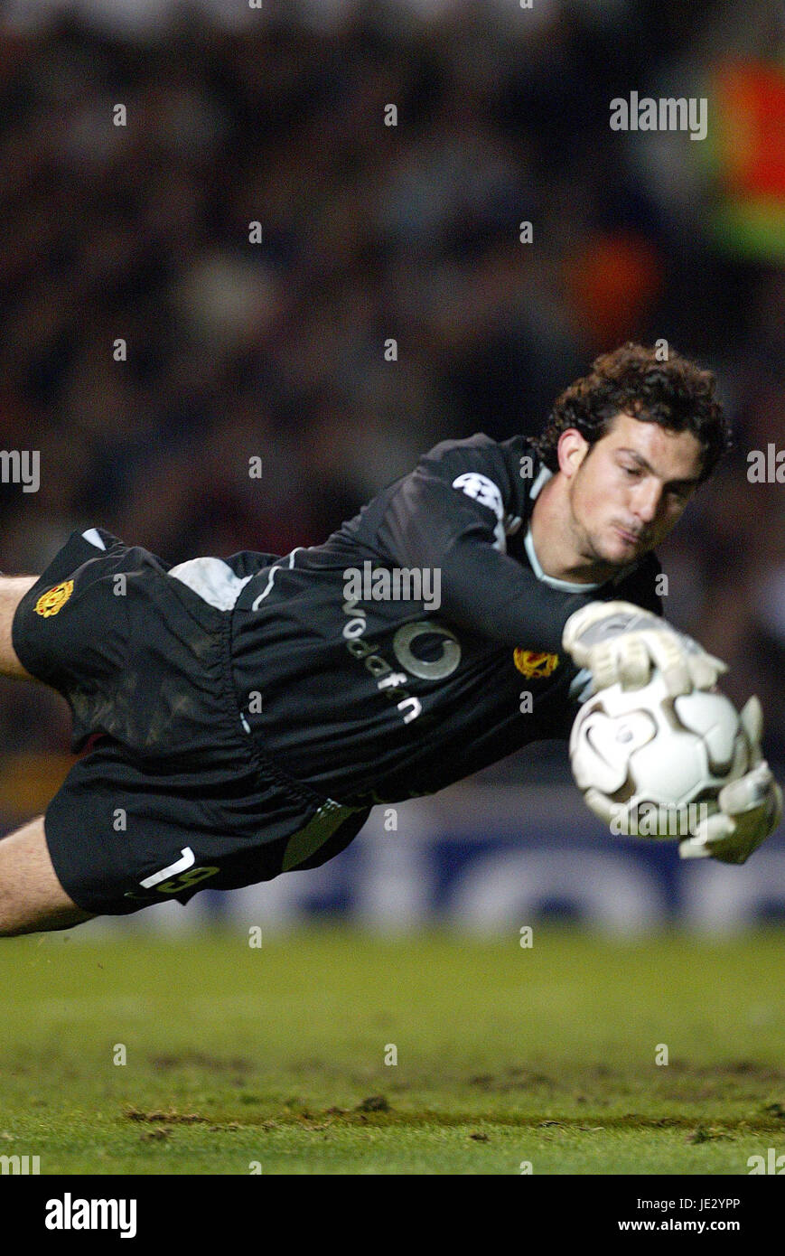 RICARDO . MANCHESTER UNITED FC OLD TRAFFORD MANCESTER 13 November 2002 Stock Photo