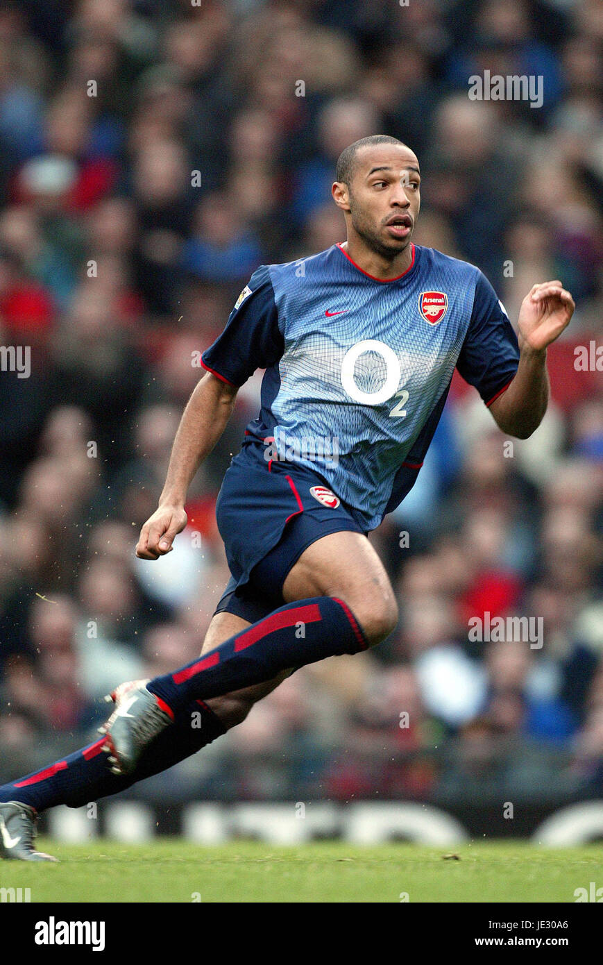 THIERRY HENRY ARSENAL FC OLD TRAFFORD MANCESTER 06 December 2002 Stock Photo