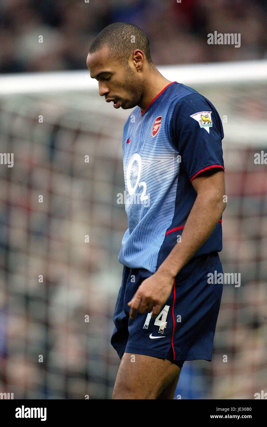 THIERRY HENRY ARSENAL FC OLD TRAFFORD MANCESTER 06 December 2002 Stock Photo