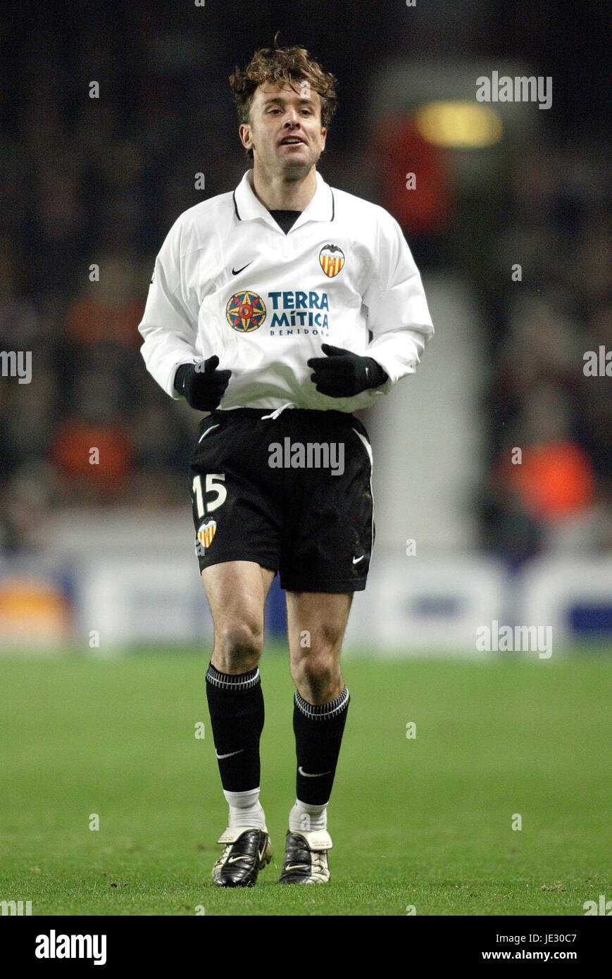 AMEDEO CARBONI VALENCIA CF HIGHBURY LONDON ENGLAND 10 December 2002 Stock  Photo - Alamy