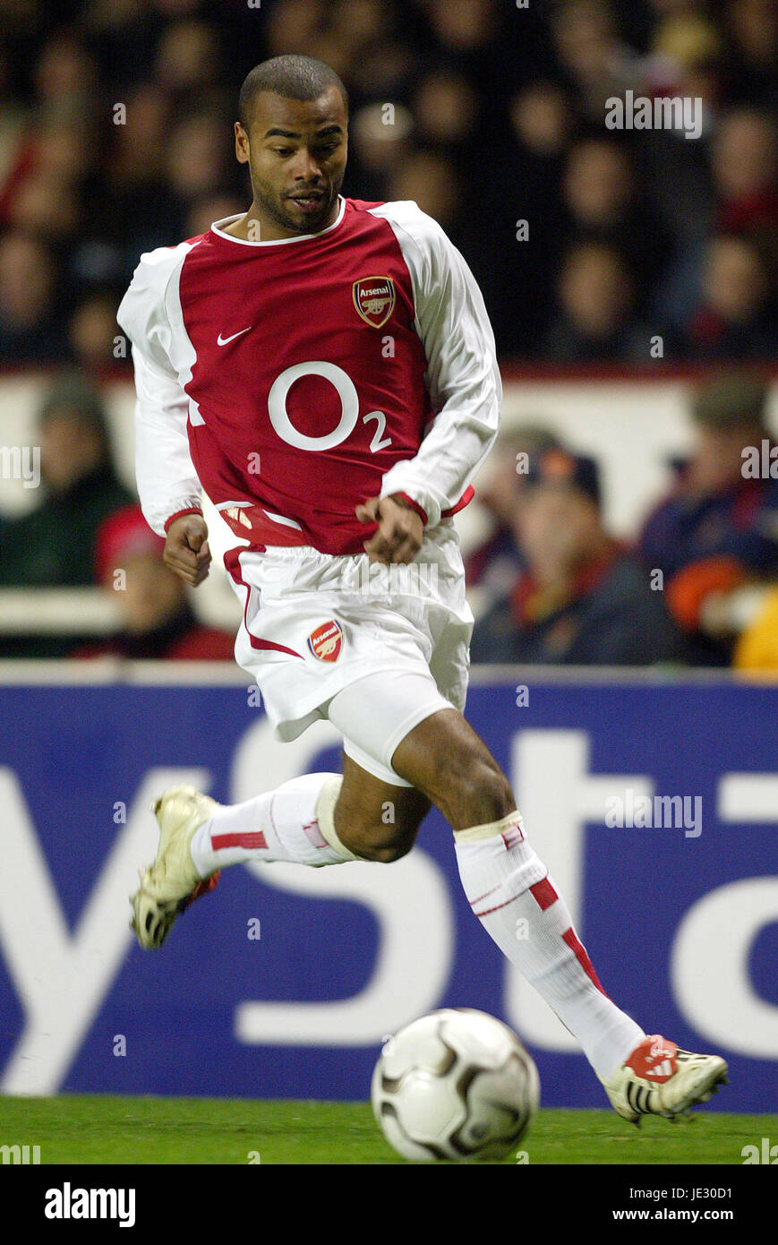 Ashley cole arsenal hi-res stock photography and images - Alamy