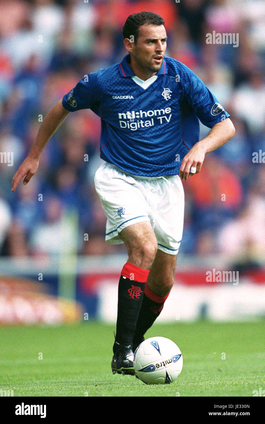 KEVIN MUSCAT GLASGOW RANGERS FC IBROX STADIUM GLASGOW SCOTLAND 25 August 2002 Stock Photo