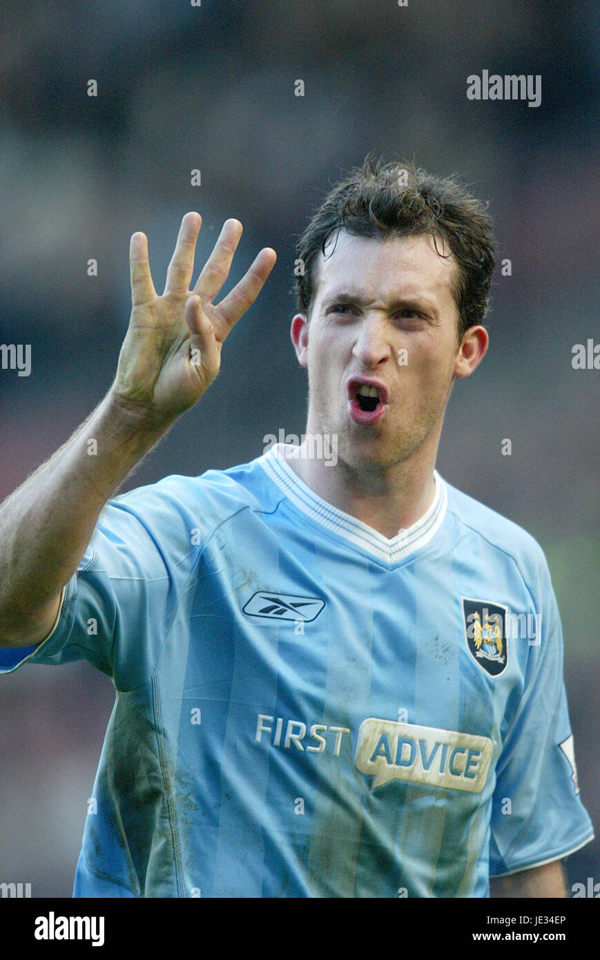 ROBBIE FOWLER MANCHESTER CITY FC OLD TRAFFORD MANCHESTER ENGLAND 13