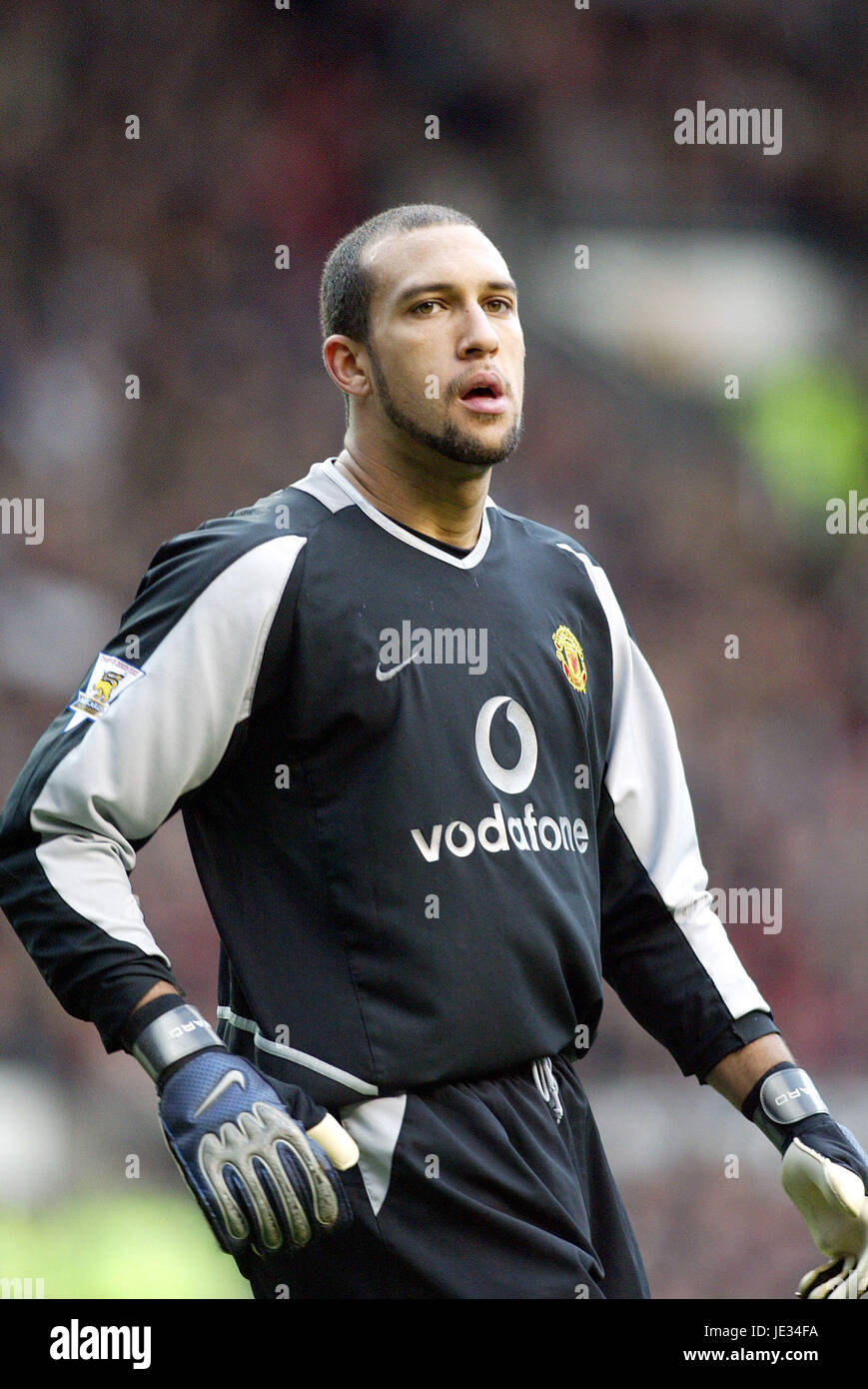 Tim howard manchester united hi-res stock photography and images - Alamy