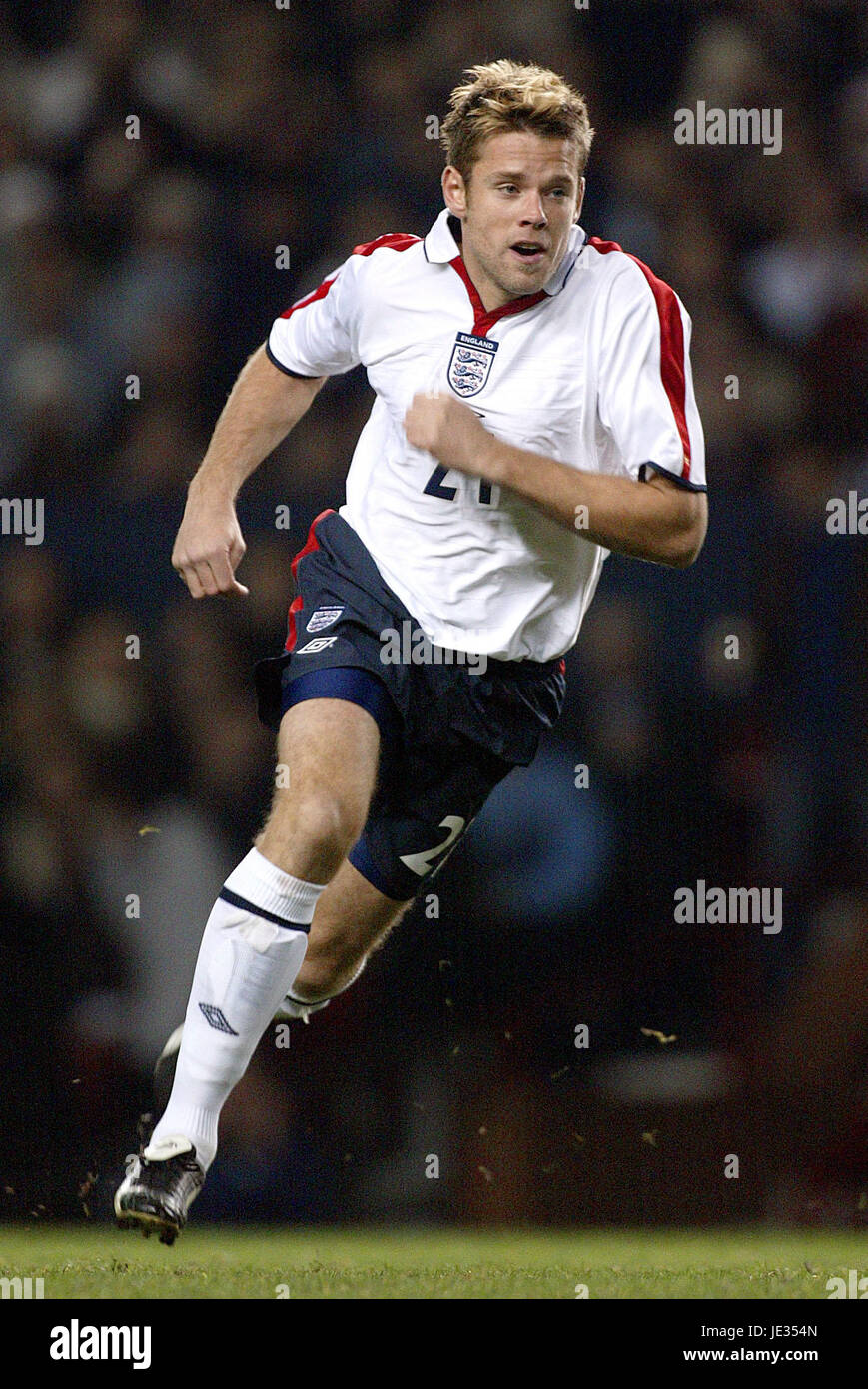 JAMES BEATTIE ENGLAND & SOUTHAMPTON FC OLD TRAFFORD MANCHESTER ENGLAND ...