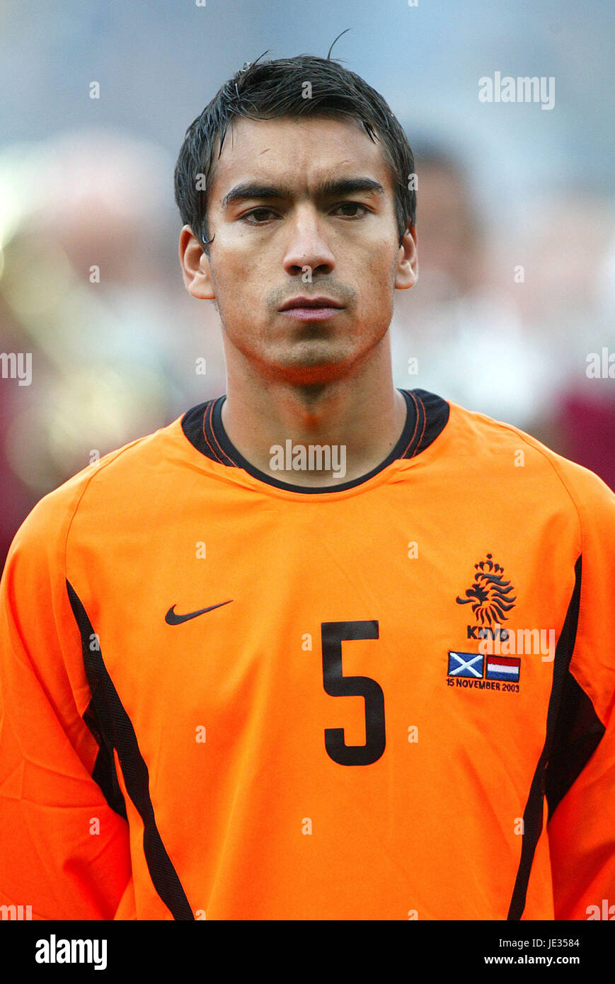 GIOVANNI VAN BRONCKHORST HOLLAND & ARSENAL FC HAMPDEN PARK GLASGOW SCOTLAND 15 November 2003 Stock Photo