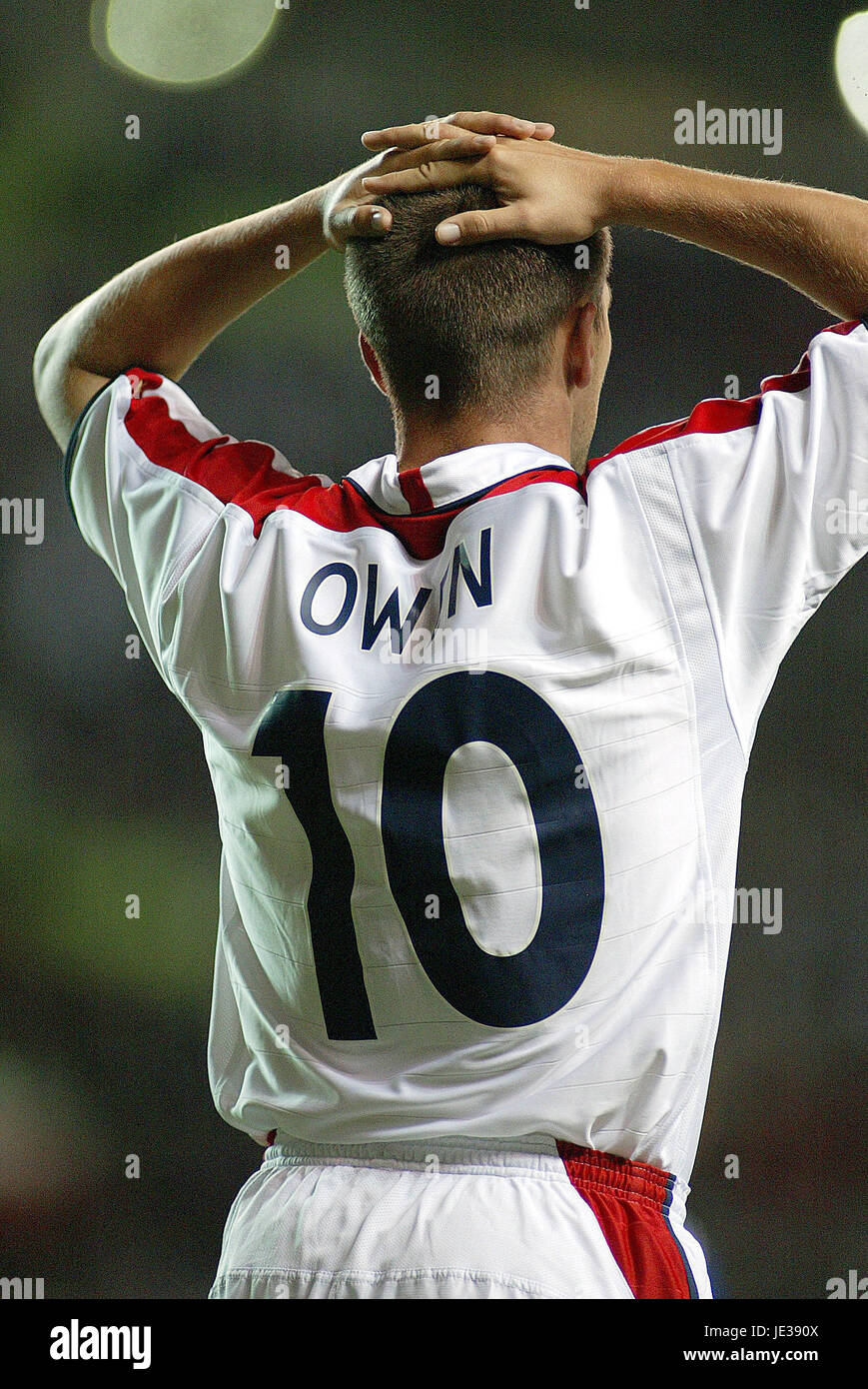 MICHAEL OWEN ENGLAND & LIVERPOOL FC OLD TRAFFORD MANCHESTER