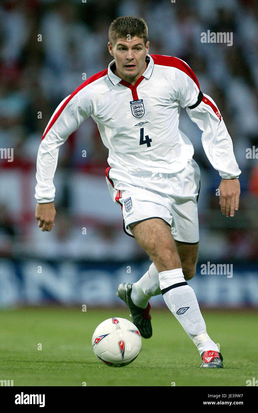 STEVEN GERRARD ENGLAND & LIVERPOOL FC PORTMAN ROAD IPSWICH 20 August 2003  Stock Photo - Alamy