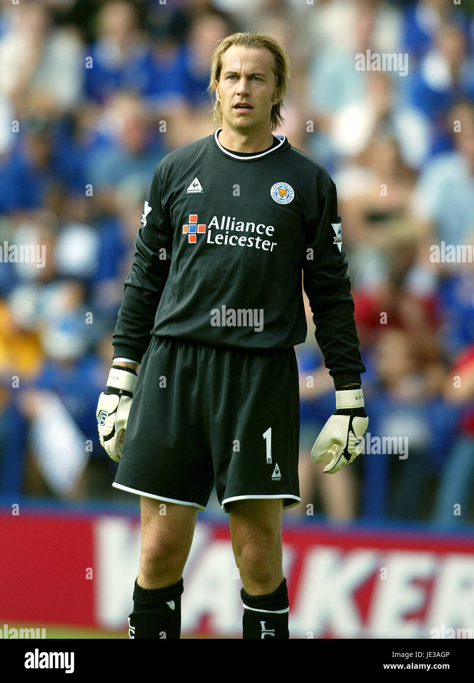 IAN WALKER LEICESTER CITY FC WALKERS STADIUM LEICESTER ENGLAND 16