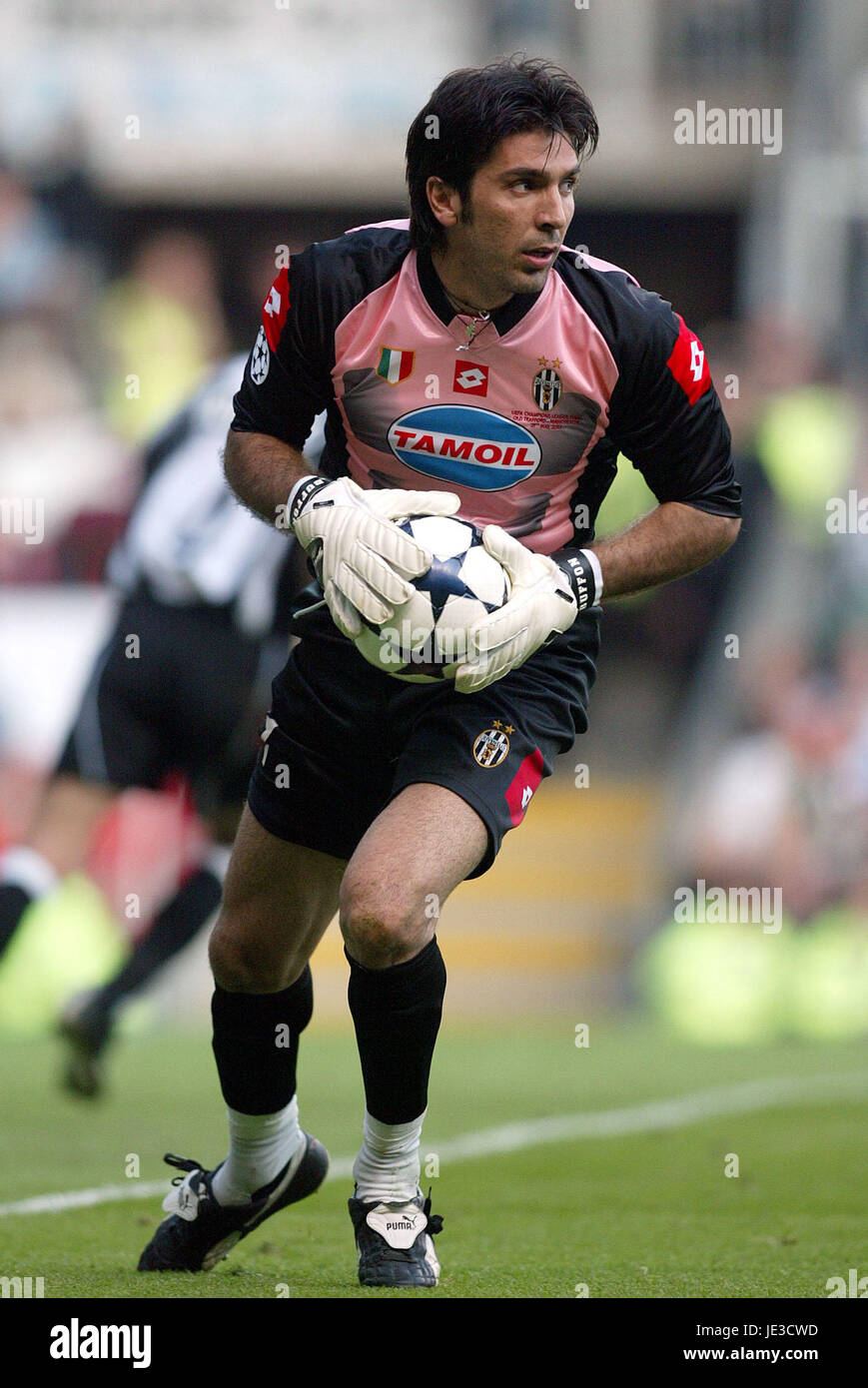 GIANLUIGI BUFFON JUVENTUS FC OLD TRAFFORD MANCHESTER ENGLAND 28 May 2003  Stock Photo - Alamy