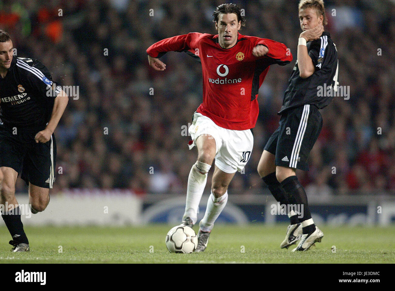 RUUD VAN NISTELROOY MANCHESTER UNITED FC OLD TRAFFORD MANCHESTER ENGLAND 20  November 2004 Stock Photo - Alamy