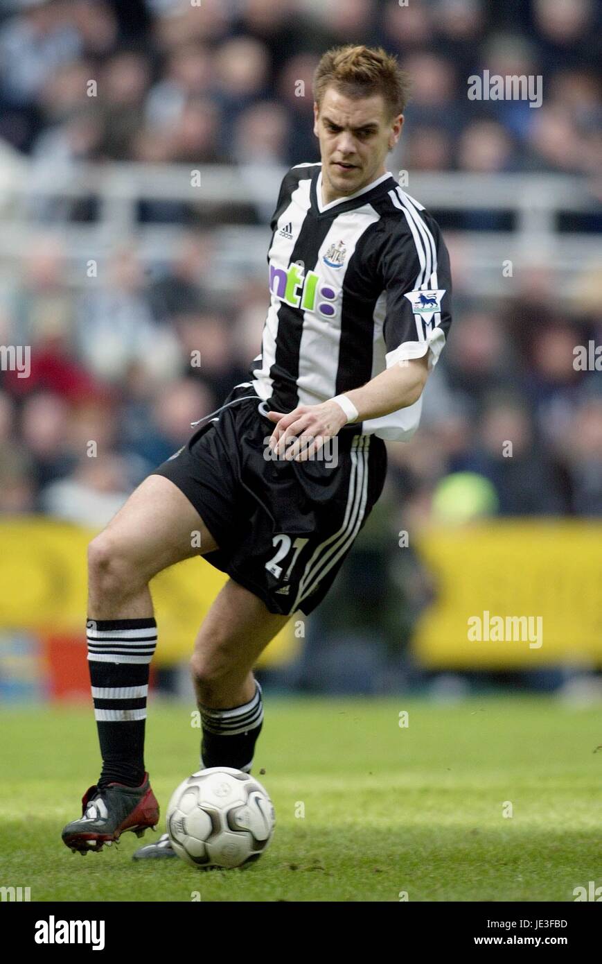 JONATHAN WOODGATE NEWCASTLE UNITED FC ST JAMES PARK NEWCASTLE ENGLAND 01 March 2003 Stock Photo