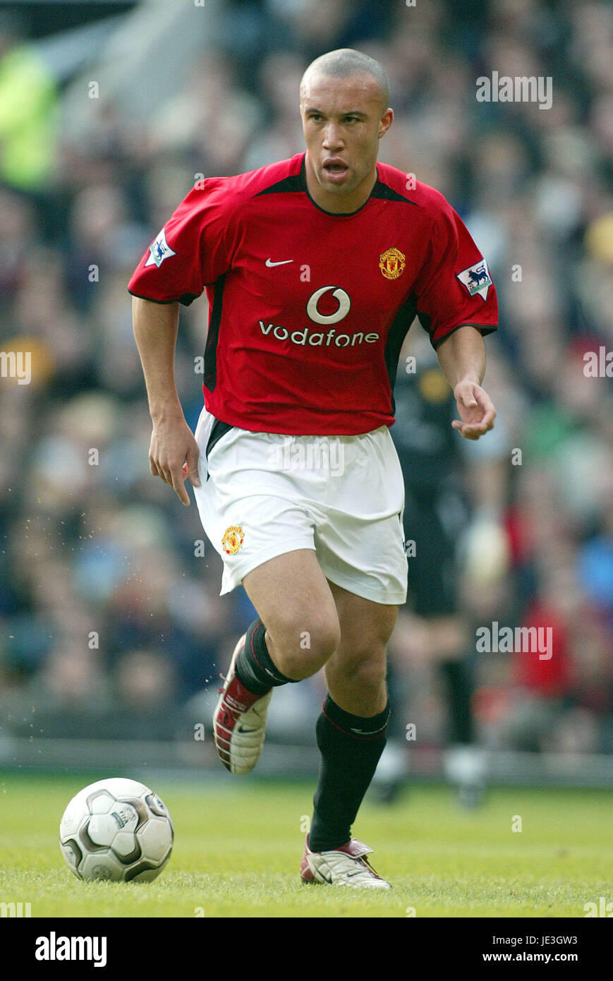 MIKAEL SILVESTRE MANCHESTER UNITED FC OLD TRAFFORD MANCHESTER 18 January 2003 Stock Photo
