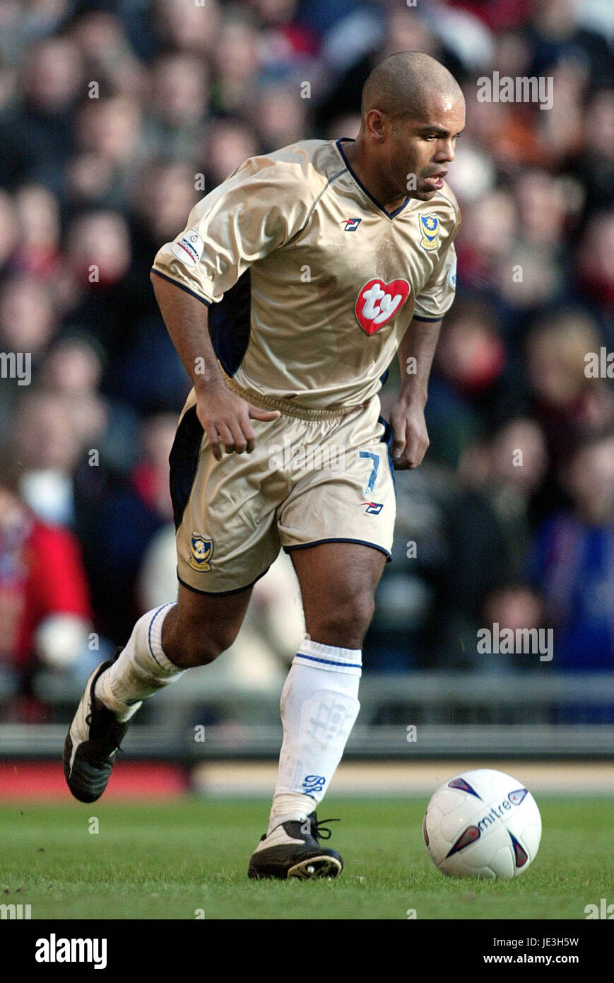 KEVIN HARPER . PORTSMOUTH FC OLD TRAFFORD MANCESTER 04 January 2003 Stock Photo