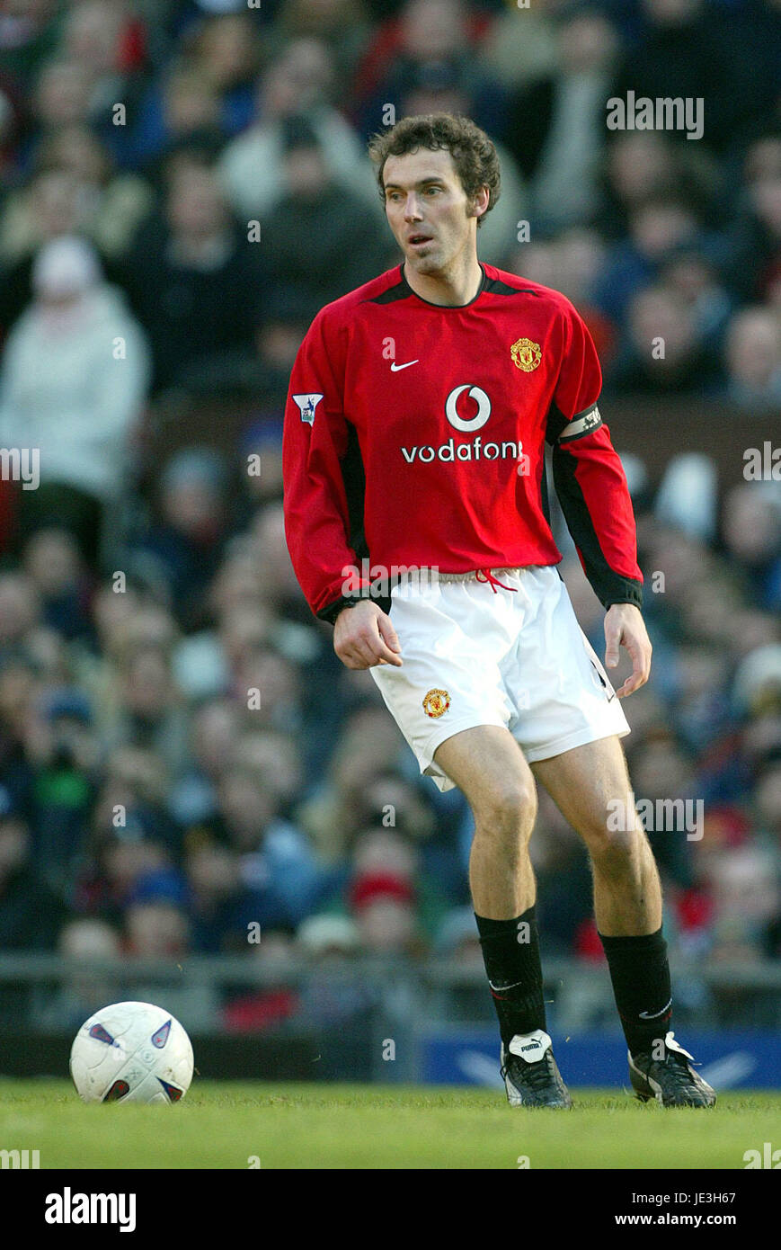 LAURENT BLANC MANCHESTER UNITED FC OLD TRAFFORD MANCESTER 04 January 2003 Stock Photo