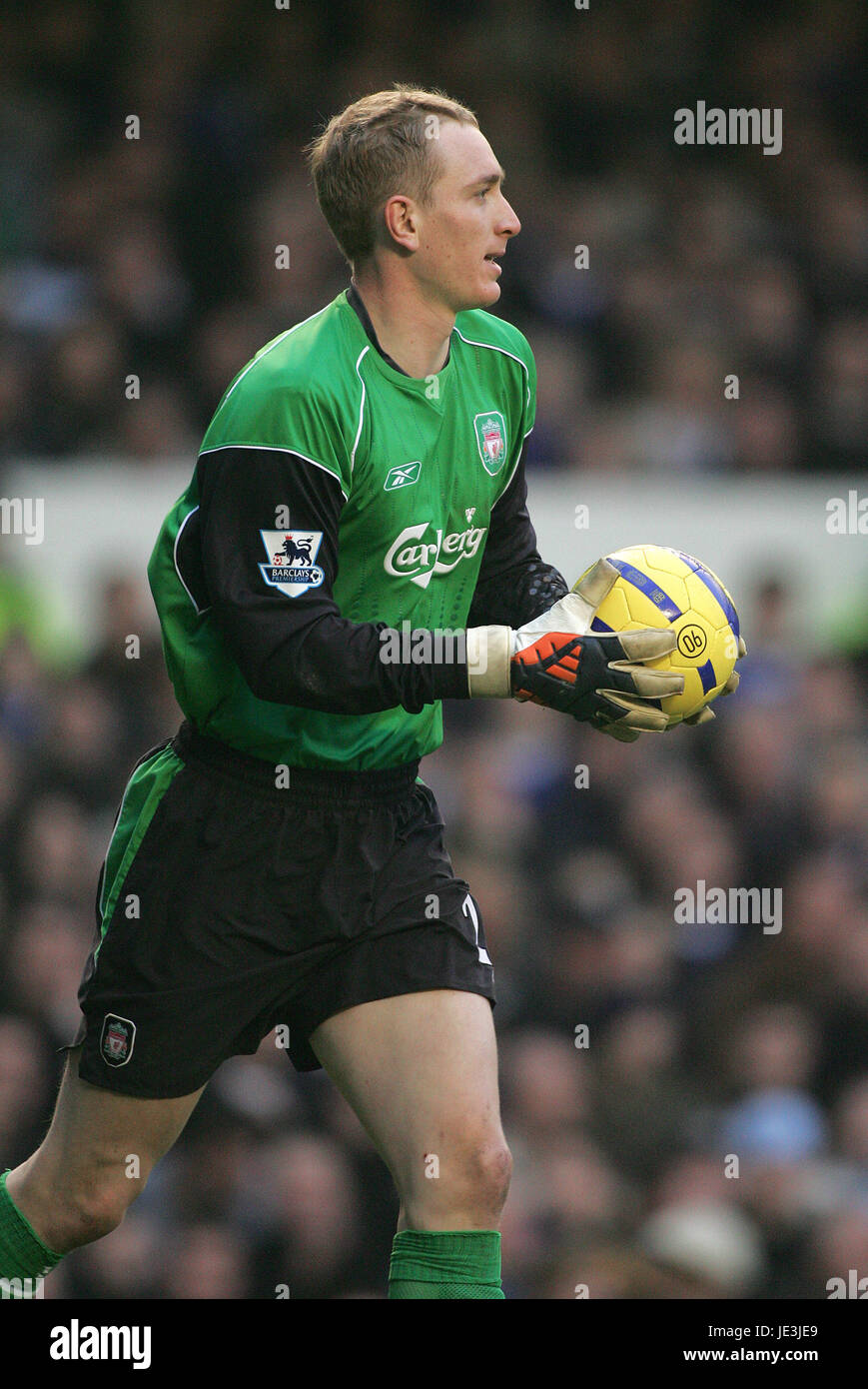 CHRIS KIRKLAND LIVERPOOL FC GOODISON PARK LIVERPOOL 11 December 2004 Stock Photo