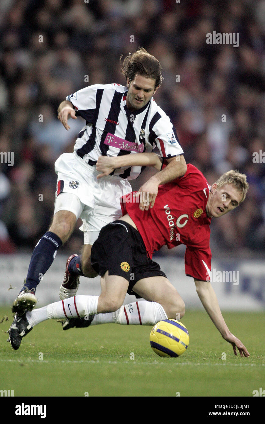 Darren fletcher manchester united 2004 hi-res stock photography and ...