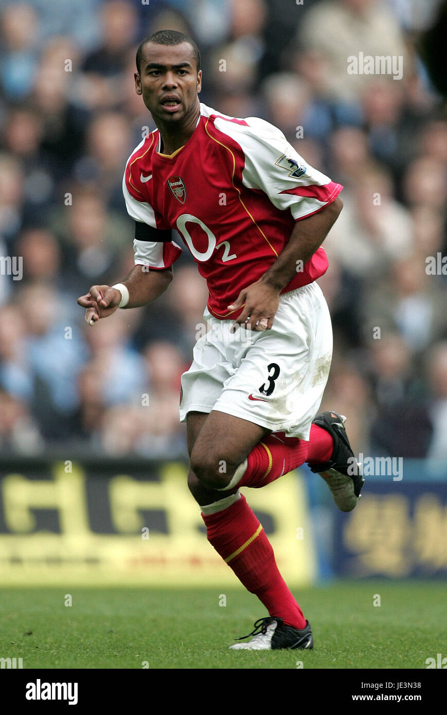 Ashley cole arsenal 2004 hi-res stock photography and images - Alamy