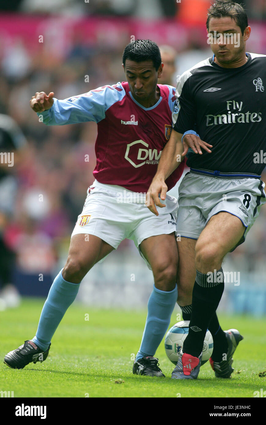 NOLBERTO SOLANO FRANK LAMPARD ASTON VILLA V CHELSEA VILLA PARK BIRMINGHAM  ENGLAND 11 September 2004 Stock Photo - Alamy