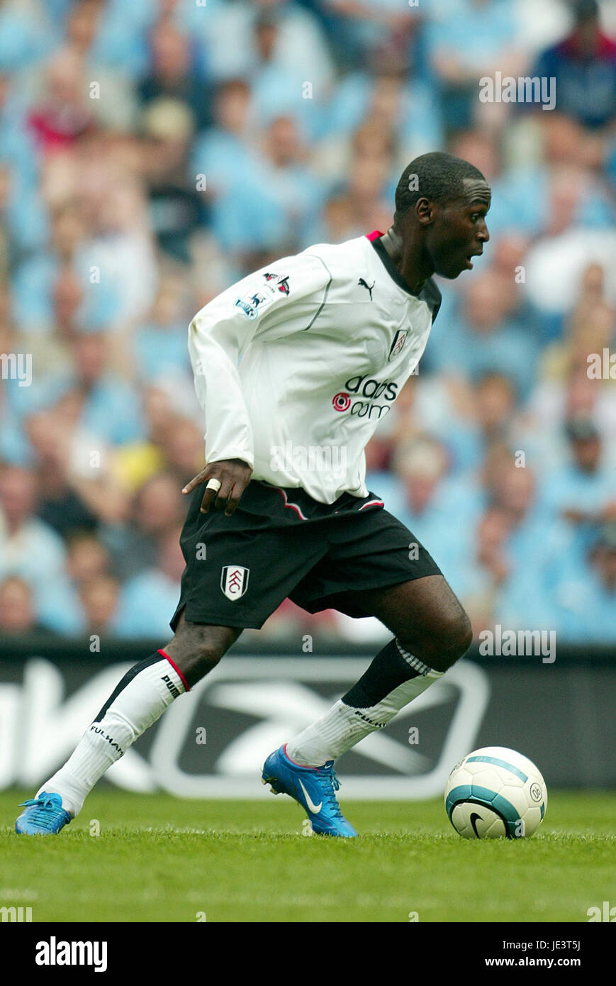 ANDY COLE FULHAM FC CITY OF MANCHESTER STADIUM MANCHESTER ENGLAND 14 August 2004 Stock Photo