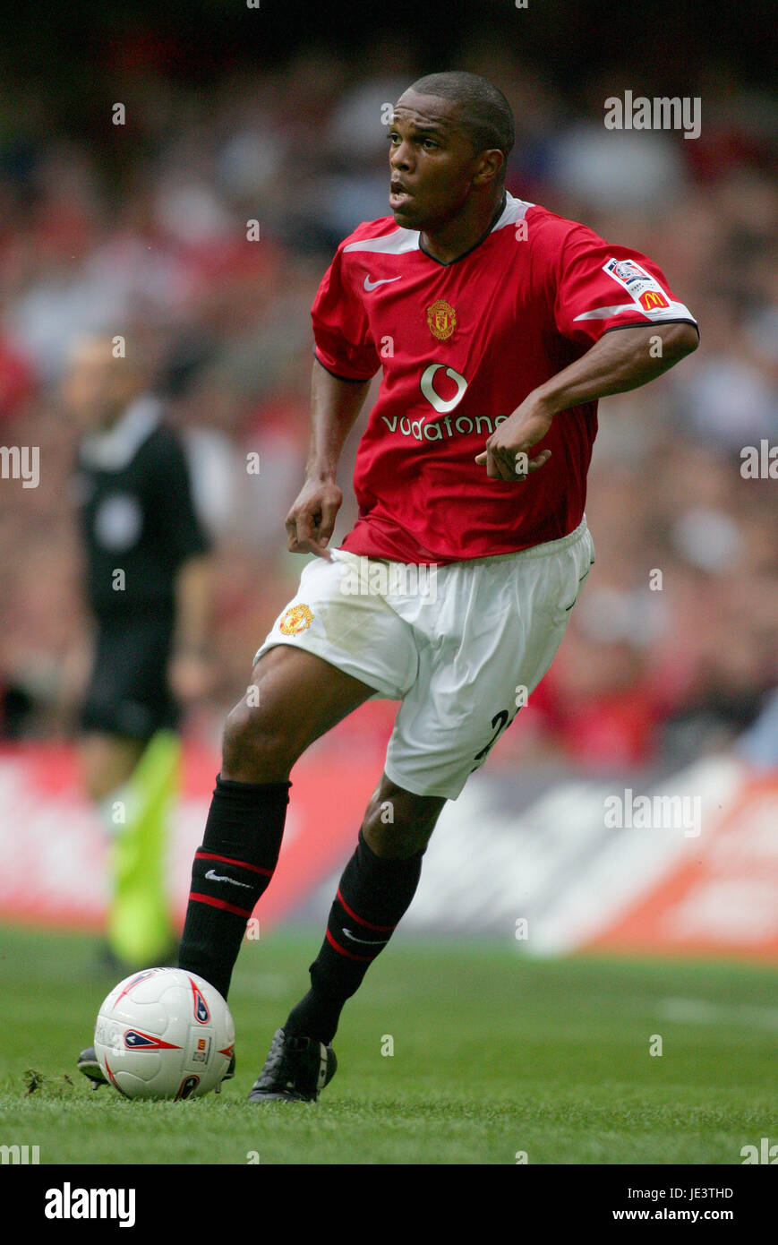 QUINTON FORTUNE MANCHESTER UNITED FC MILLENNIUM STADIUM CARDIFF WALES ...