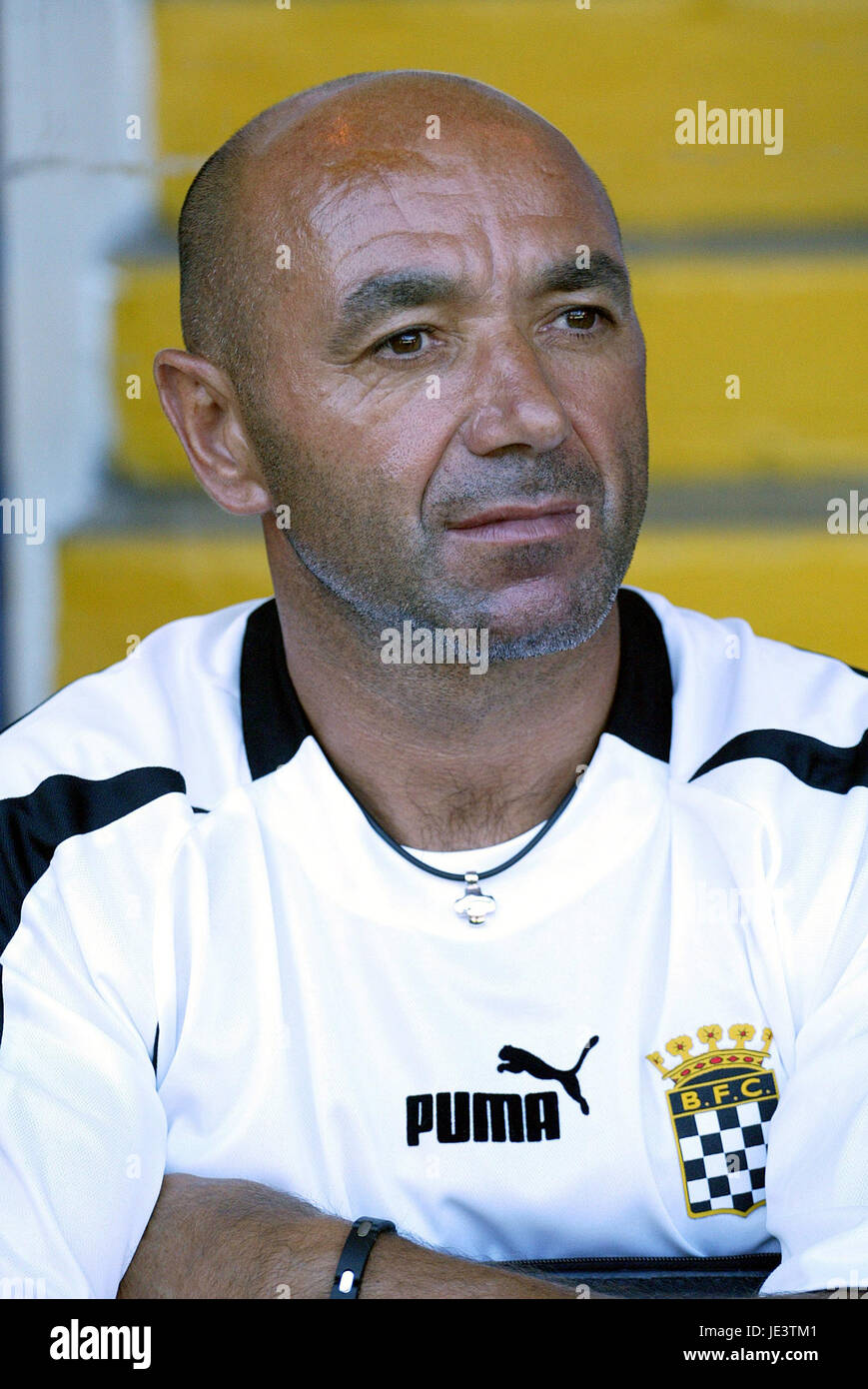 JAIME PACHECO BOAVISTA FC COACH THE HAWTHORNS WEST BROMWICH BIRMINGHAM ENGLAND 07 August 2004 Stock Photo