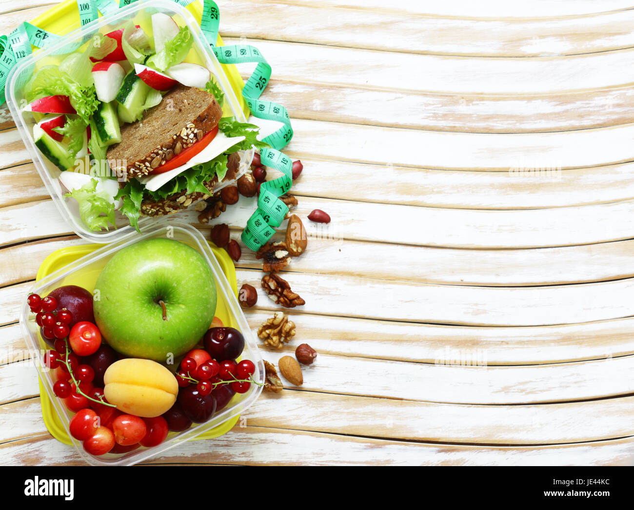Lunch box for healthy eating at the office and school Stock Photo - Alamy