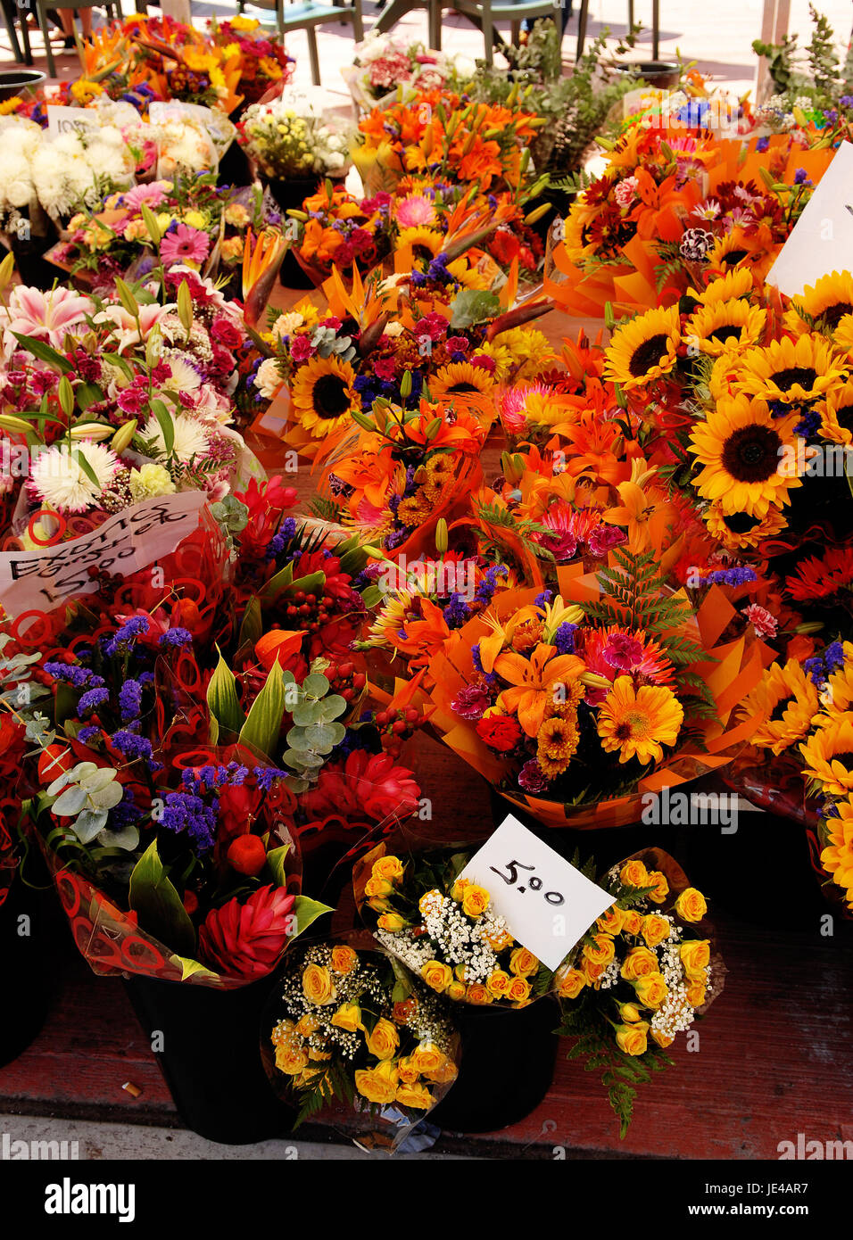 Cut flower display farmers market hires stock photography and images
