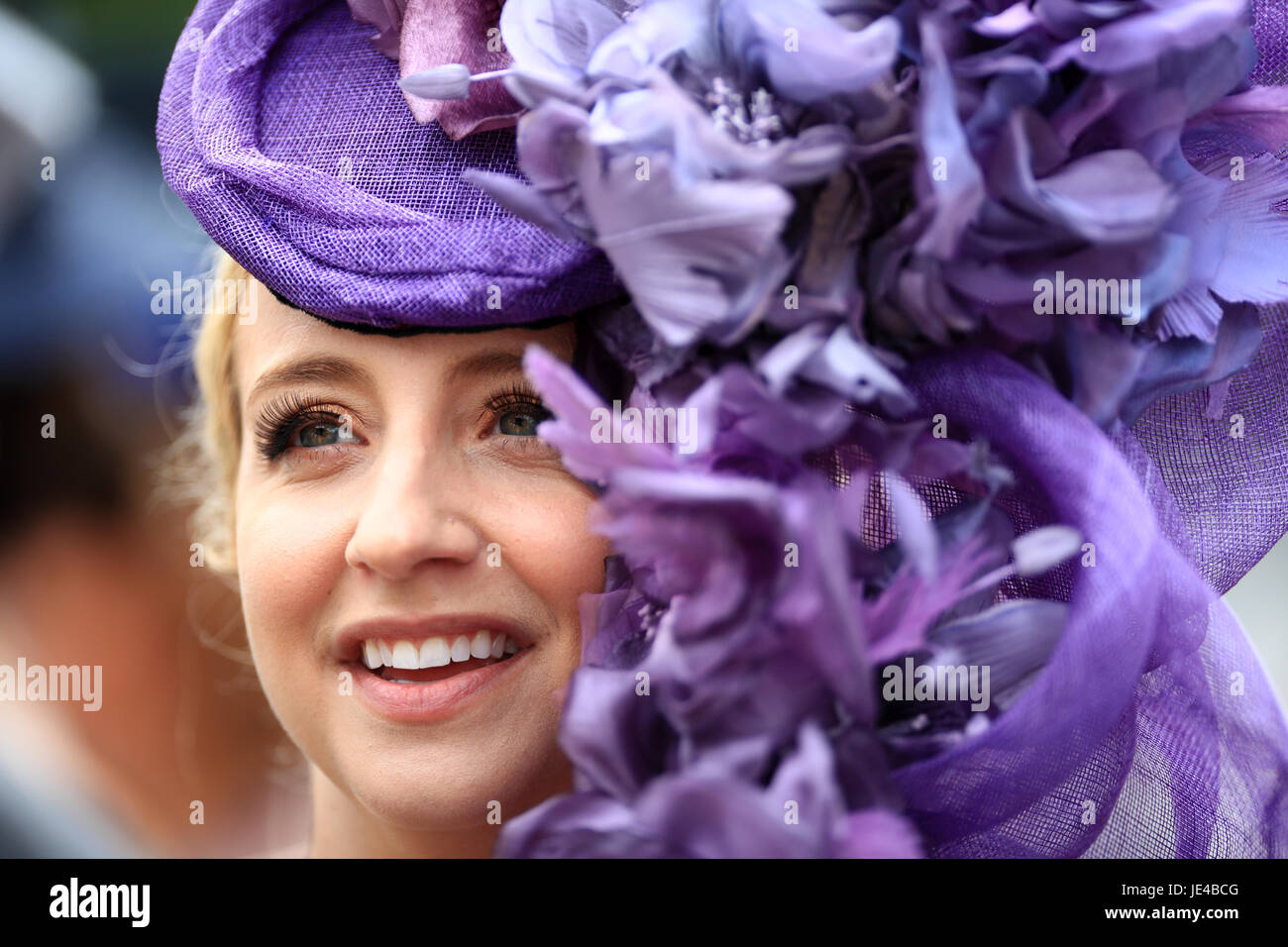 Miss Diana Horn from Austin, Texas during day three of Royal Ascot at Ascot Racecourse. Stock Photo