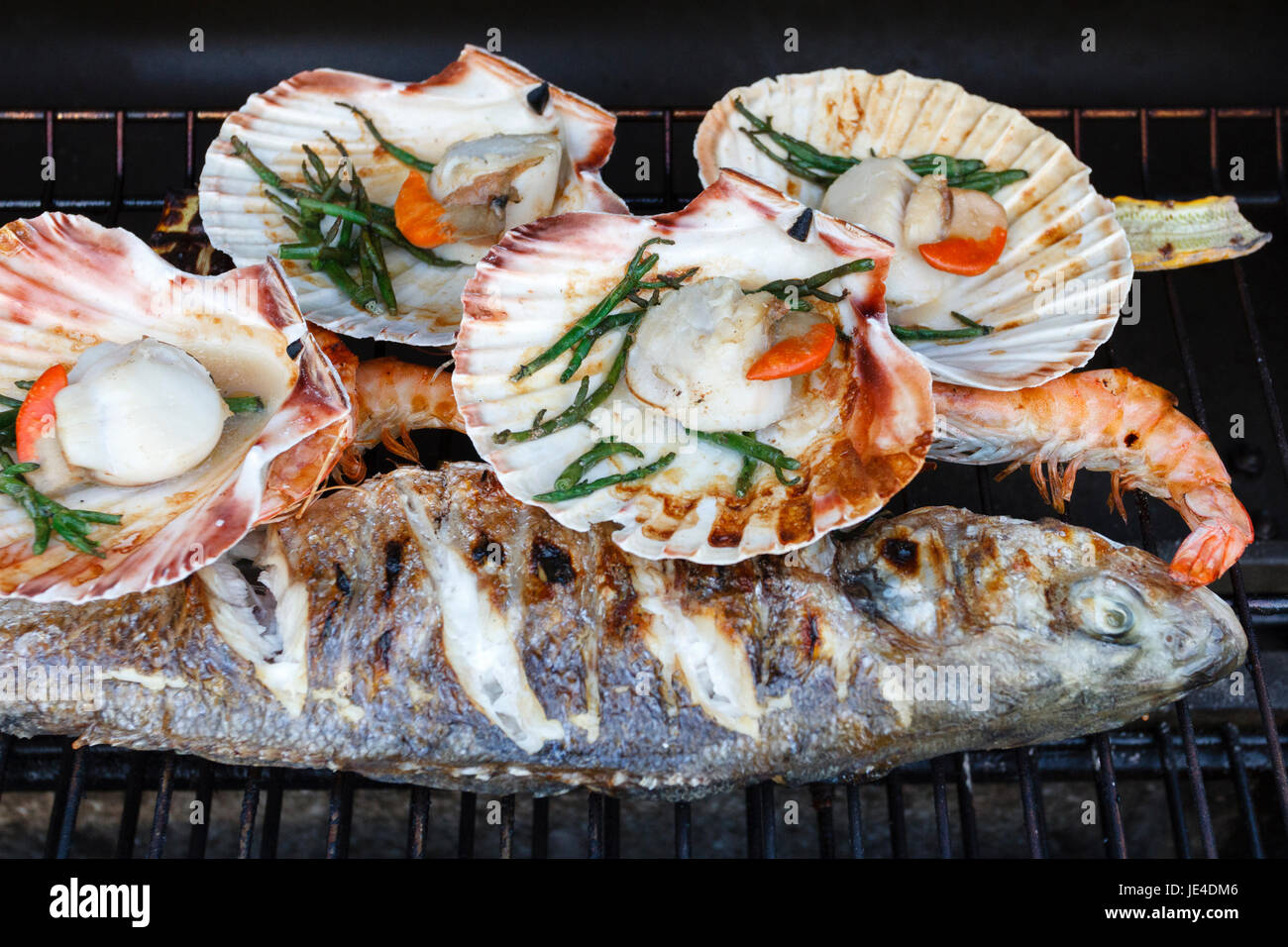 Seafood bbq hires stock photography and images Alamy