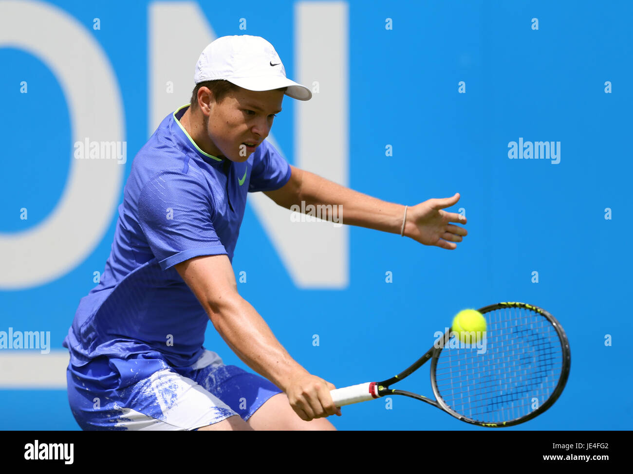 USA's Stefan Kozlov during his match against Croatia's Marin Cilic during day four of the 2017 AEGON Championships at The Queen's Club, London. PRESS ASSOCIATION Photo. Picture date: Thursday June 22, 2017. See PA story TENNIS Queens. Photo credit should read: Steven Paston/PA Wire. . Stock Photo
