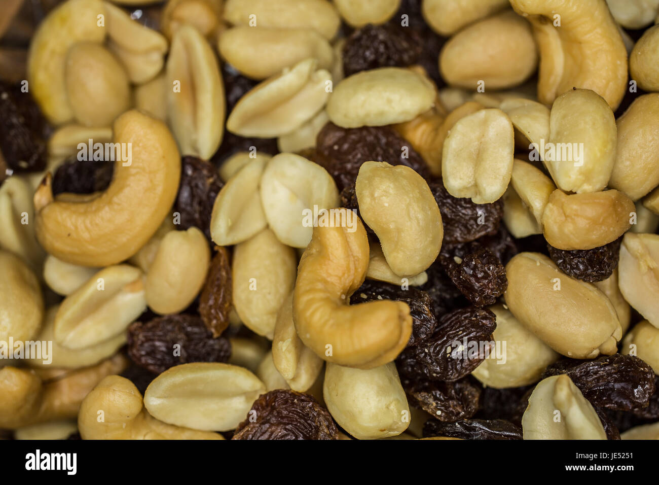 Nüsse und Rosinen Stock Photo - Alamy