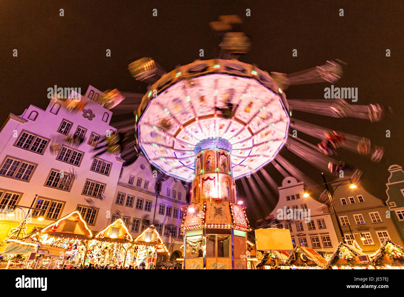 Der Weihnachtsmarkt in Rostock Stock Photo Alamy