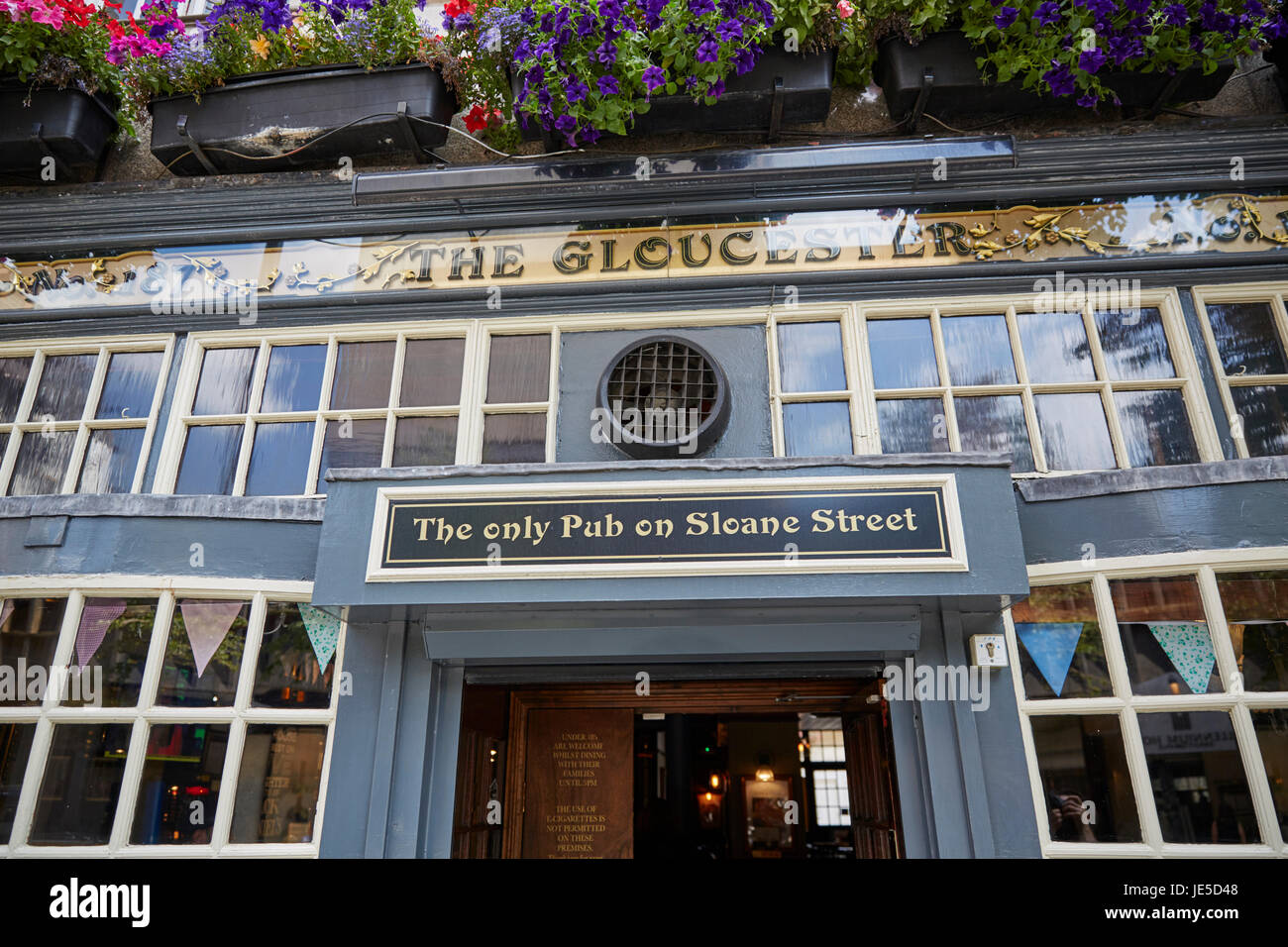 Gloucester pub hires stock photography and images Alamy